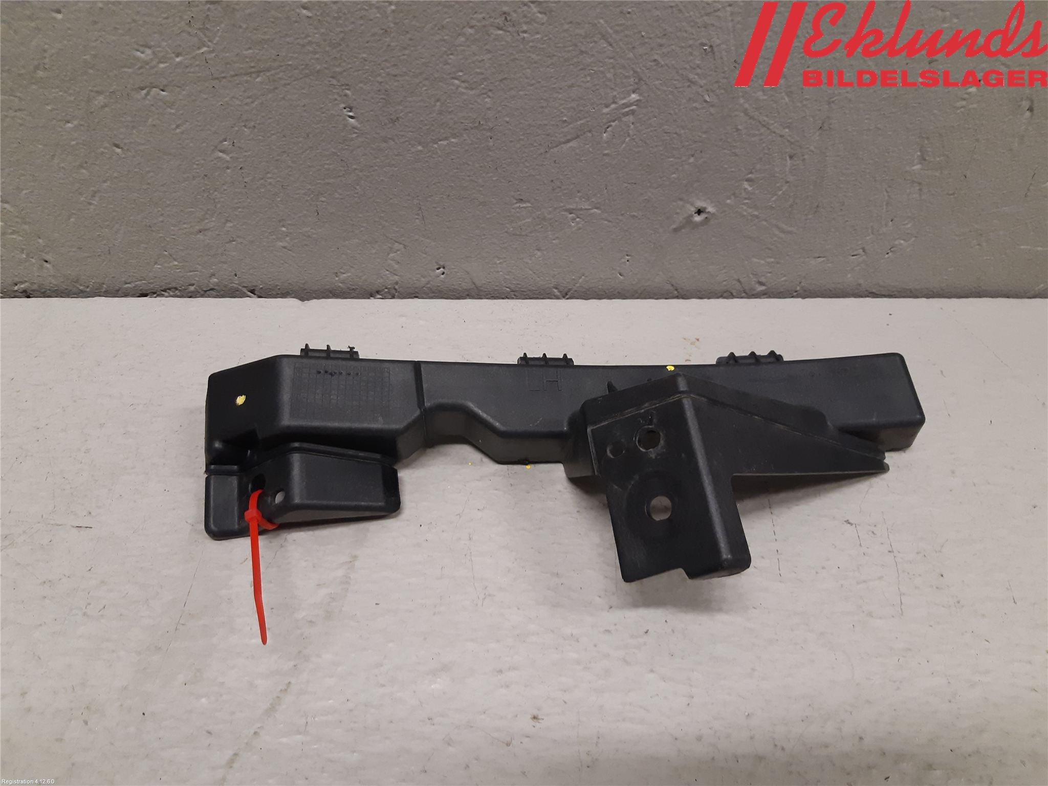 Kia CEED 12-18 Stötfångarfäste Fram Vä