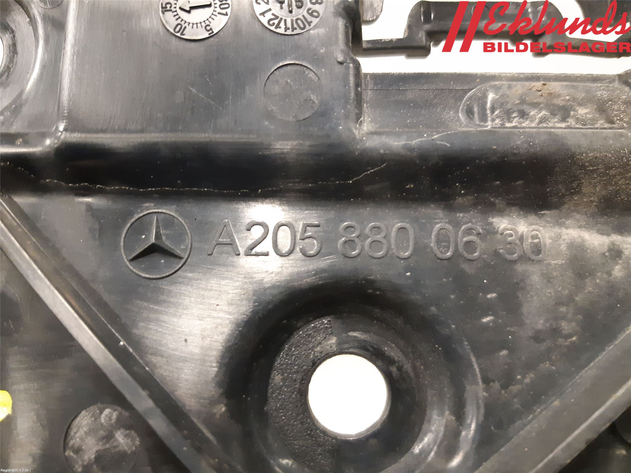 Mercedes-Benz MB C-KLASS (W205) 14-21 Stötfångarfäste Bak Hö