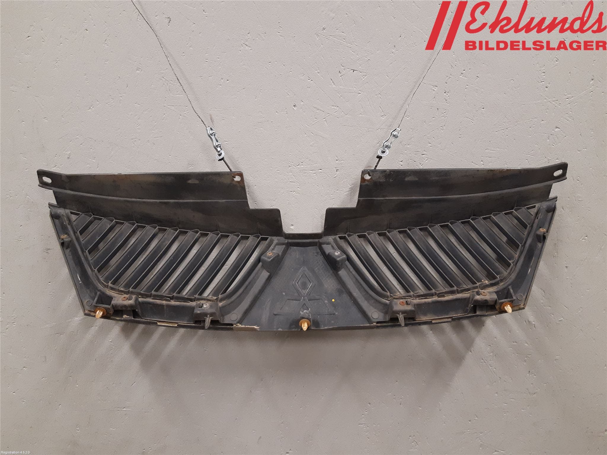 Mitsubishi OUTLANDER 07-12 Grill Komp