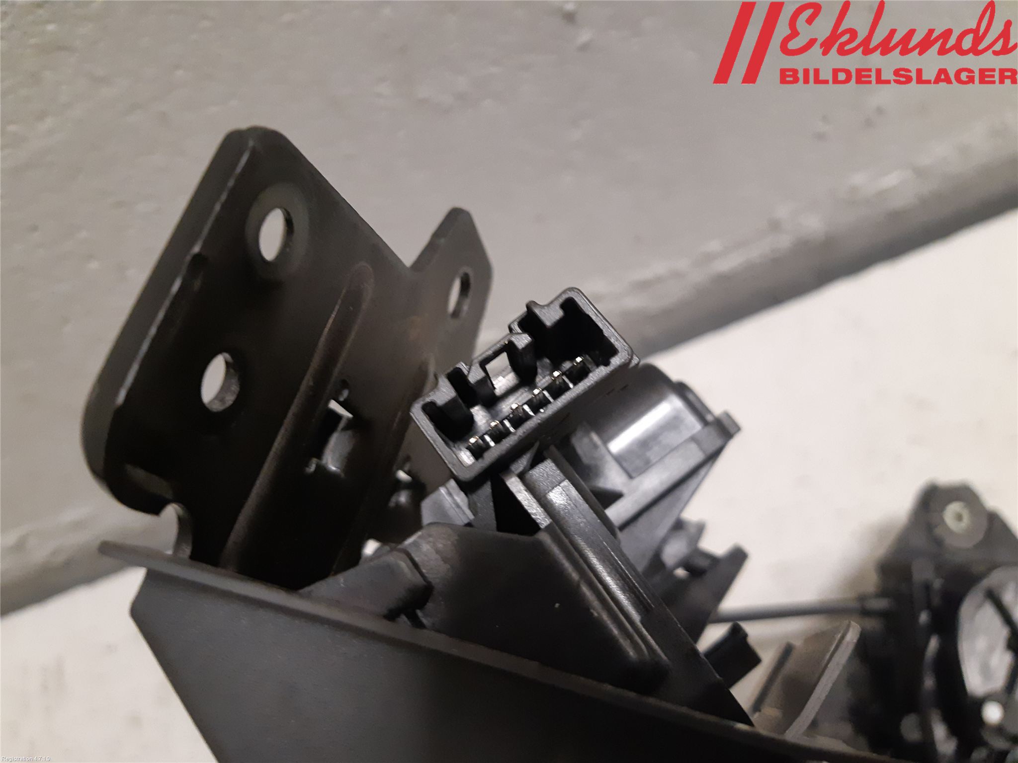 Volvo XC90/RECHARGE 16- Låskista Baklucka