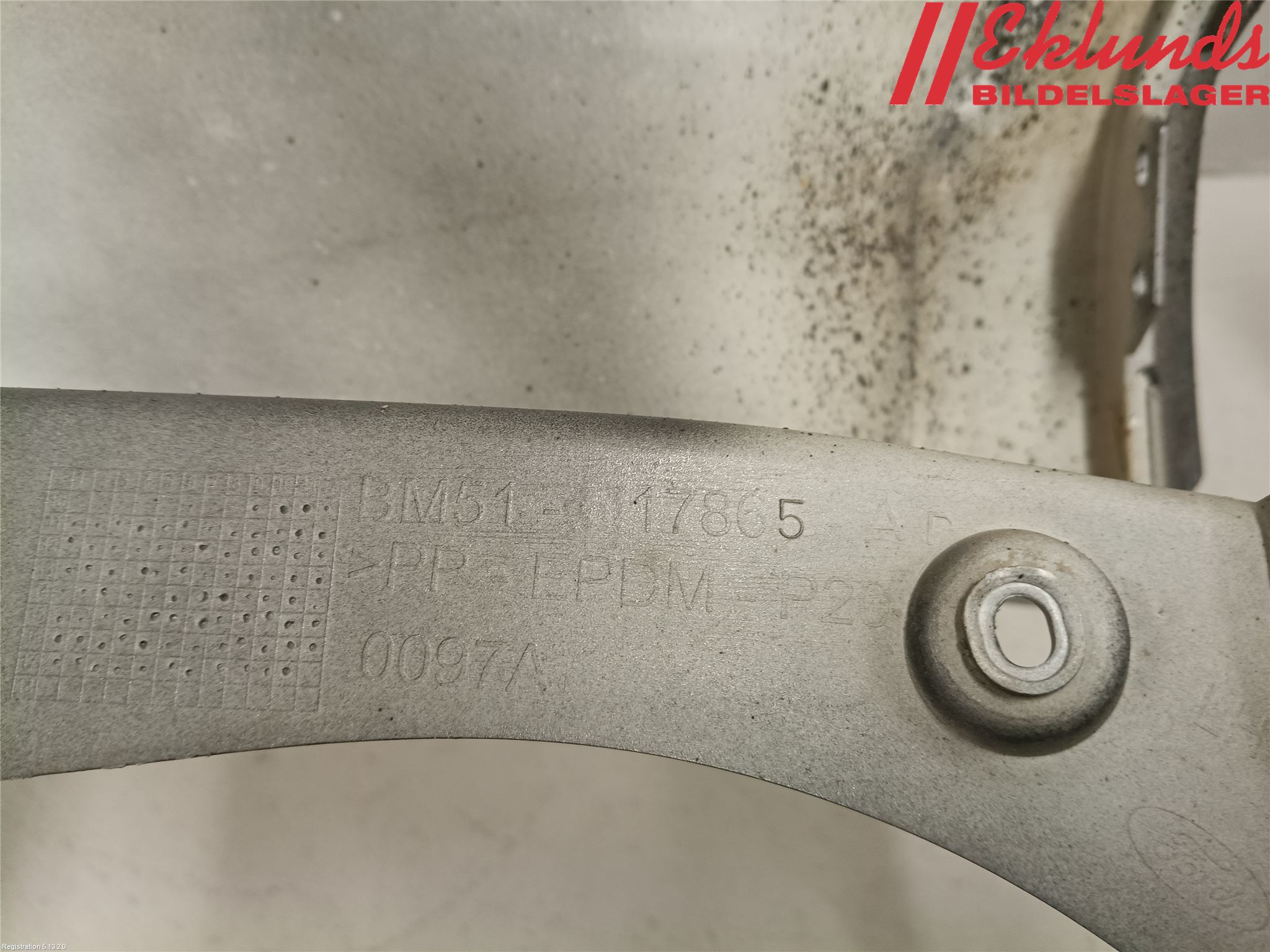 Ford FOCUS 15-18 Stötfångardel Bak Vä