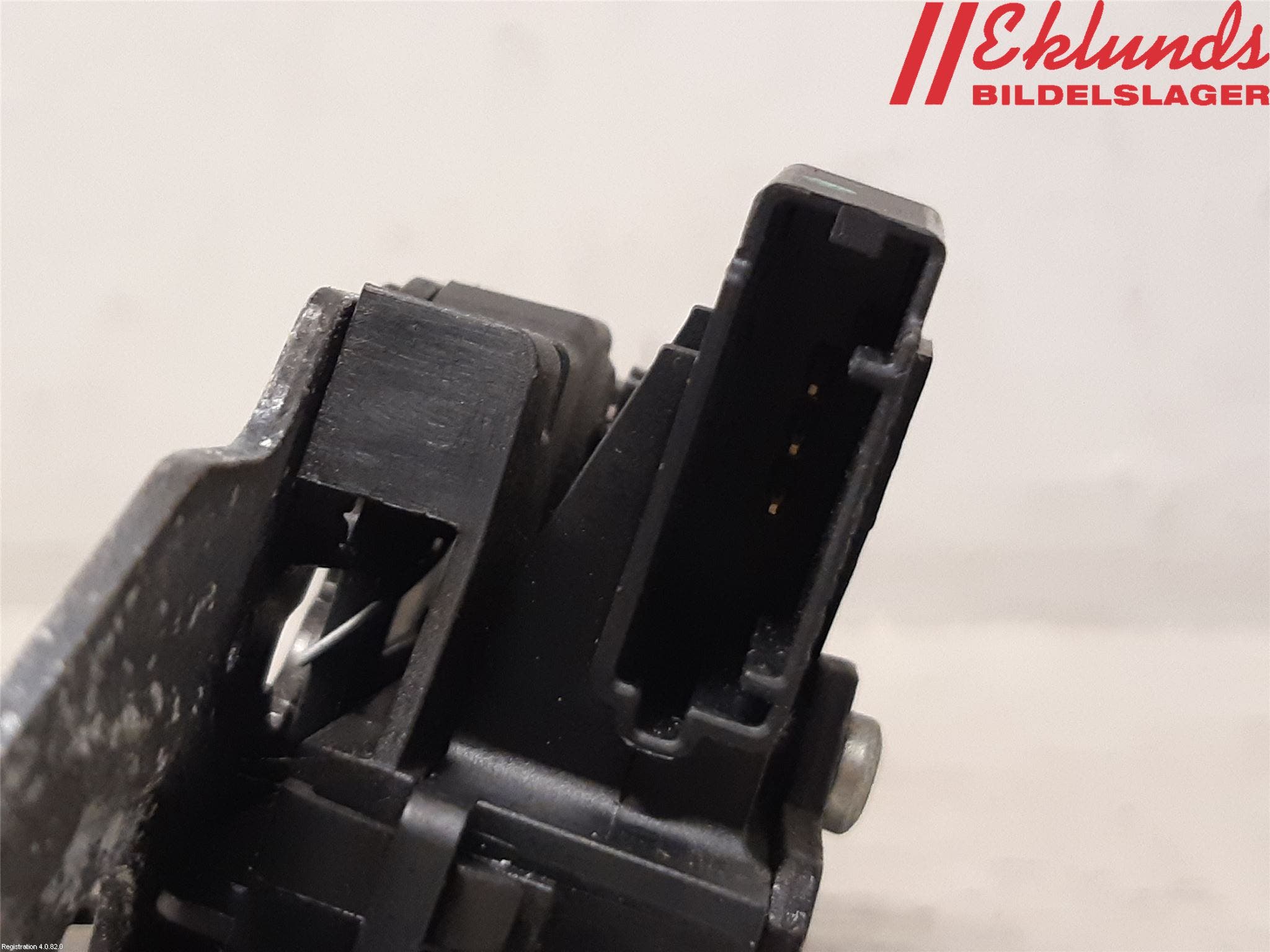 Opel ASTRA J 10-15 Låskista Baklucka