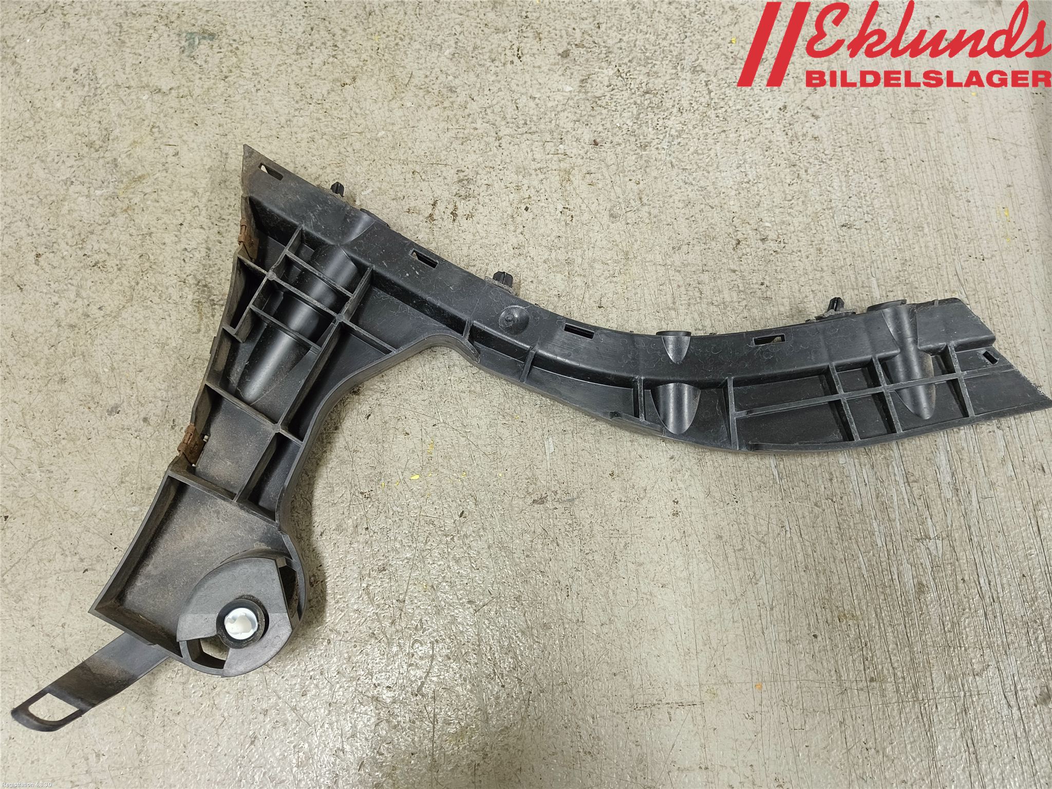 Volvo XC60 09-13 Stötfångarfäste Bak Hö