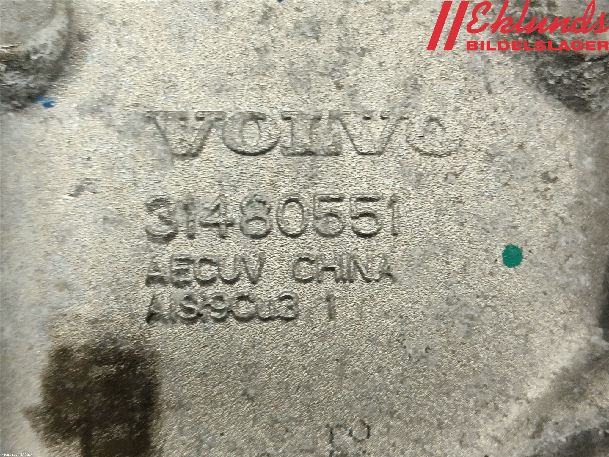 Volvo V60 19- Motorfäste