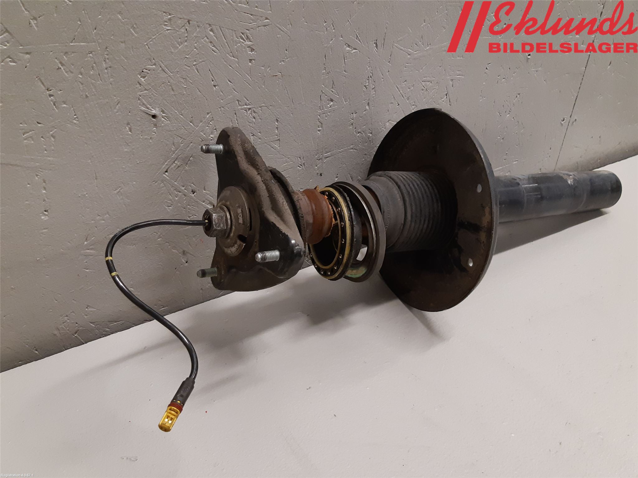 Porsche 911 64- Fjäderben Fram Vänster