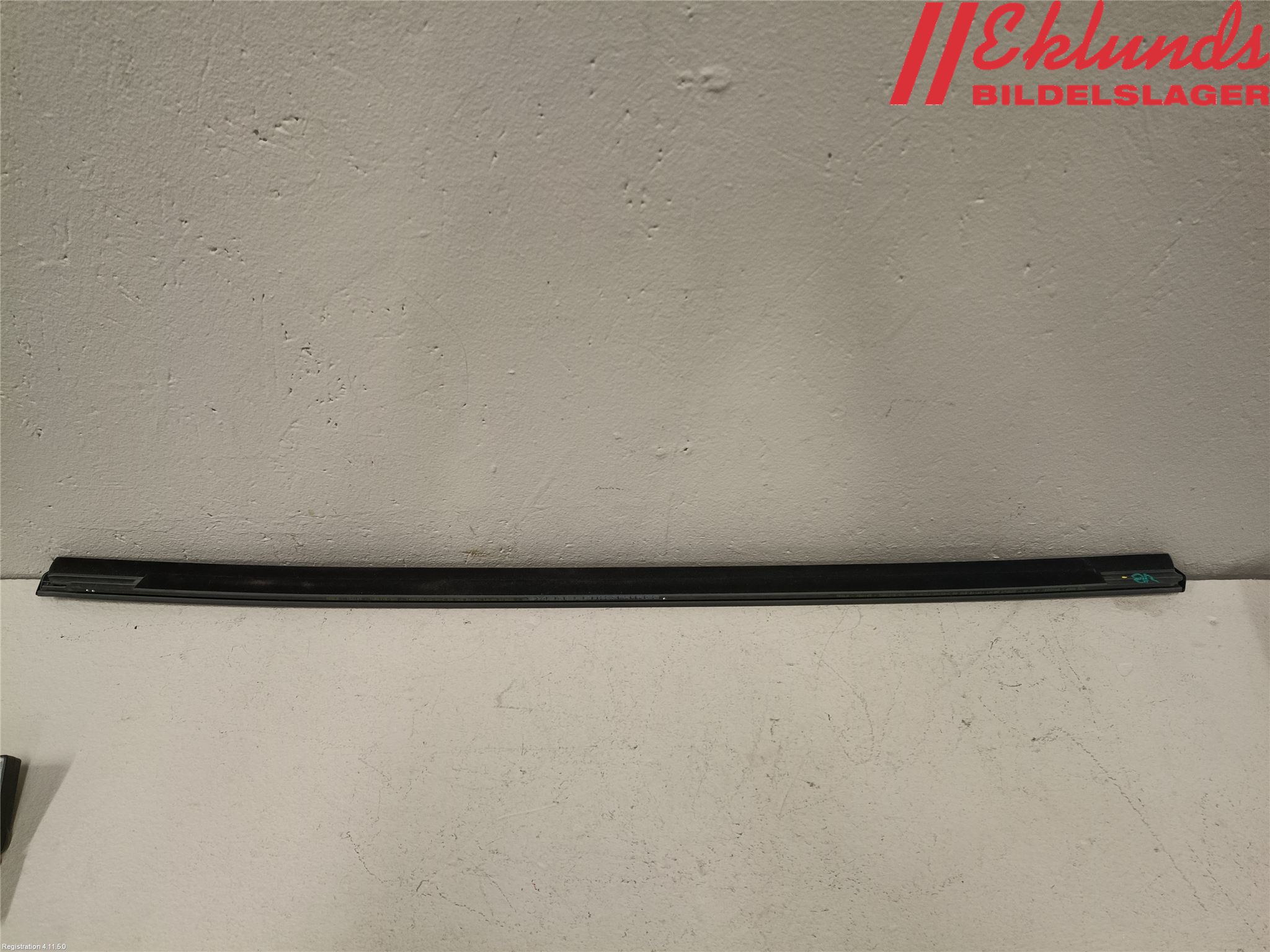 Tesla MODEL Y 21- Dörr Dekorlist Bak Vä