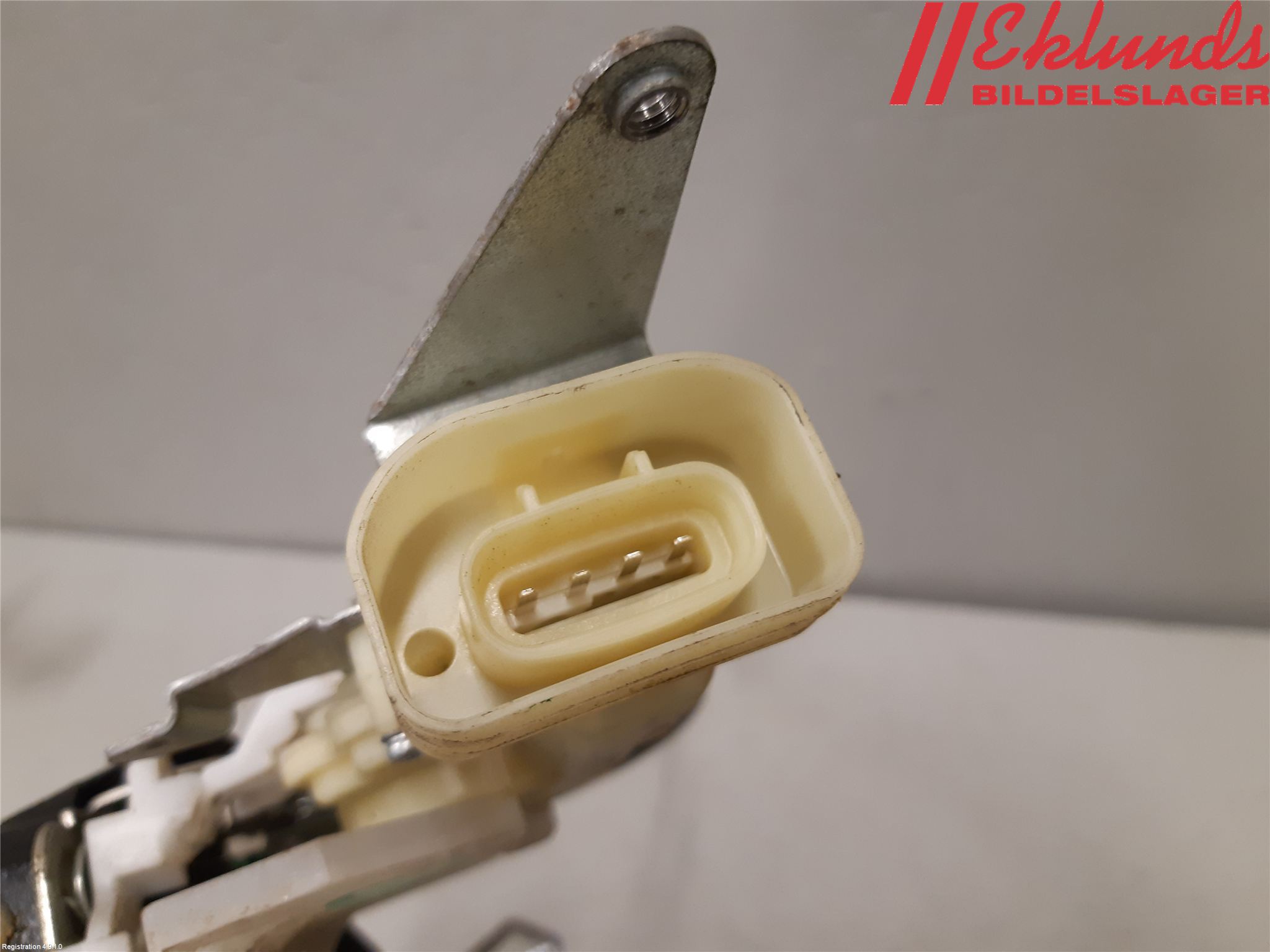 Isuzu D-MAX Låskista-Dörrlås