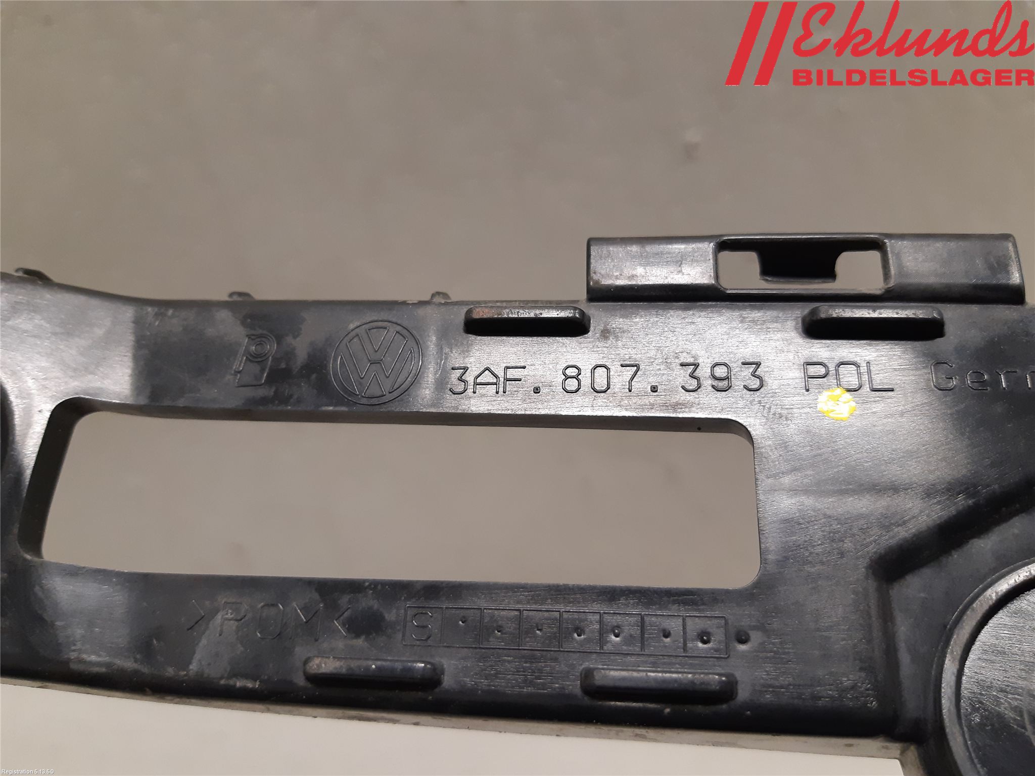 Volkswagen VW PASSAT 11-14 Stötfångarfäste Bak Vä