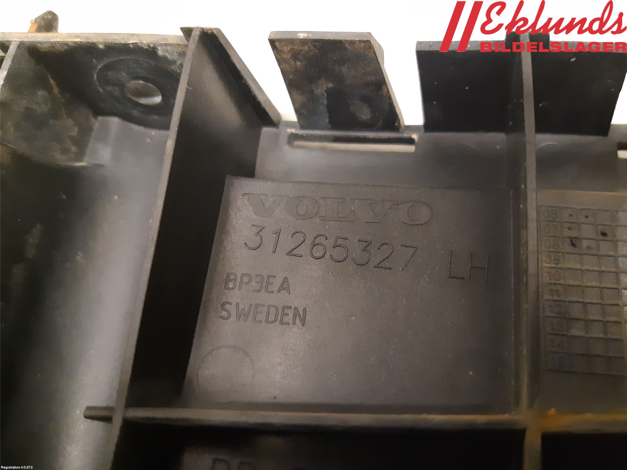 Volvo V70 08-13 Stötfångarfäste Bak Vä