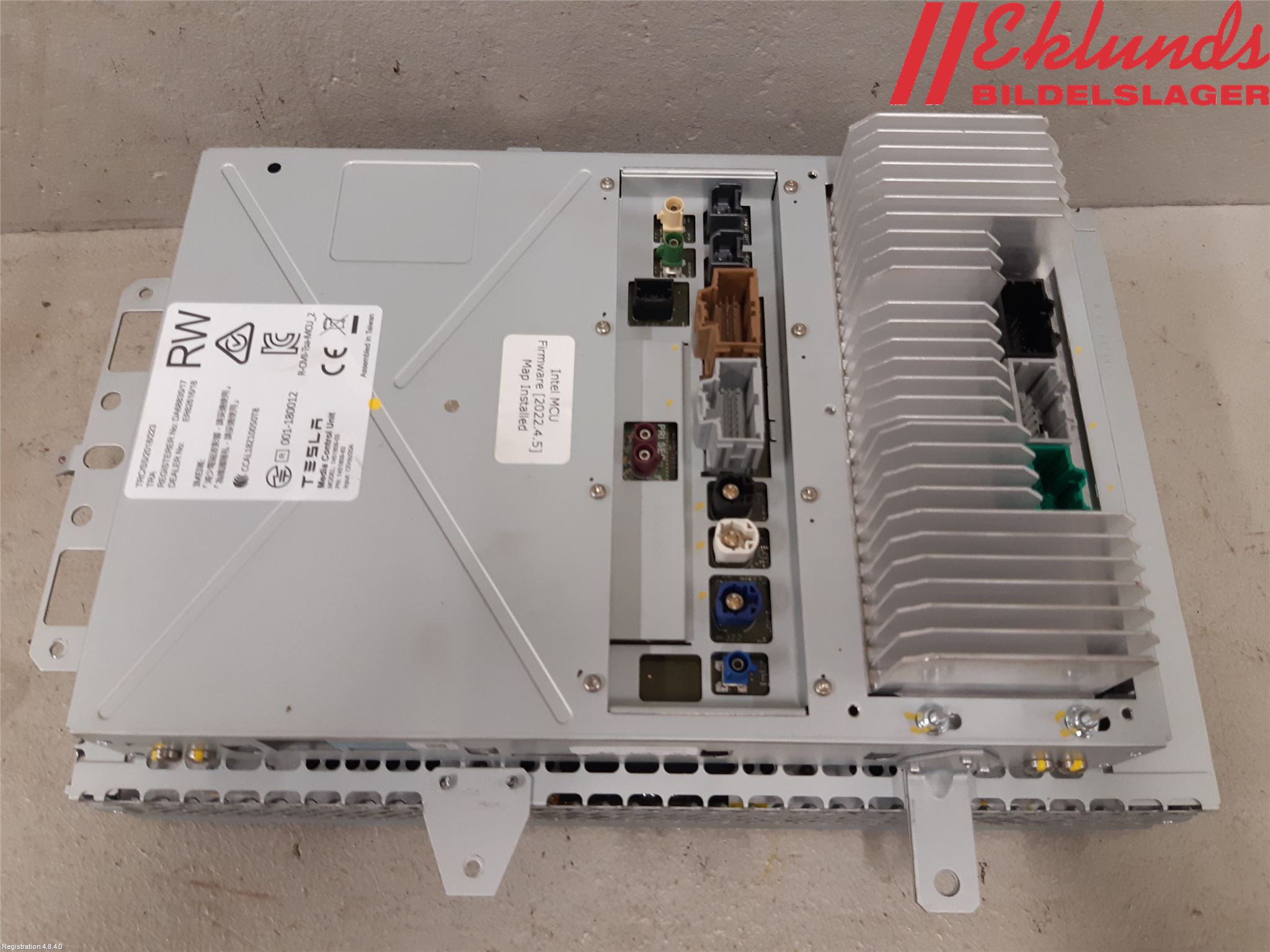 Tesla MODEL X 16- Multifunktionsdisplay