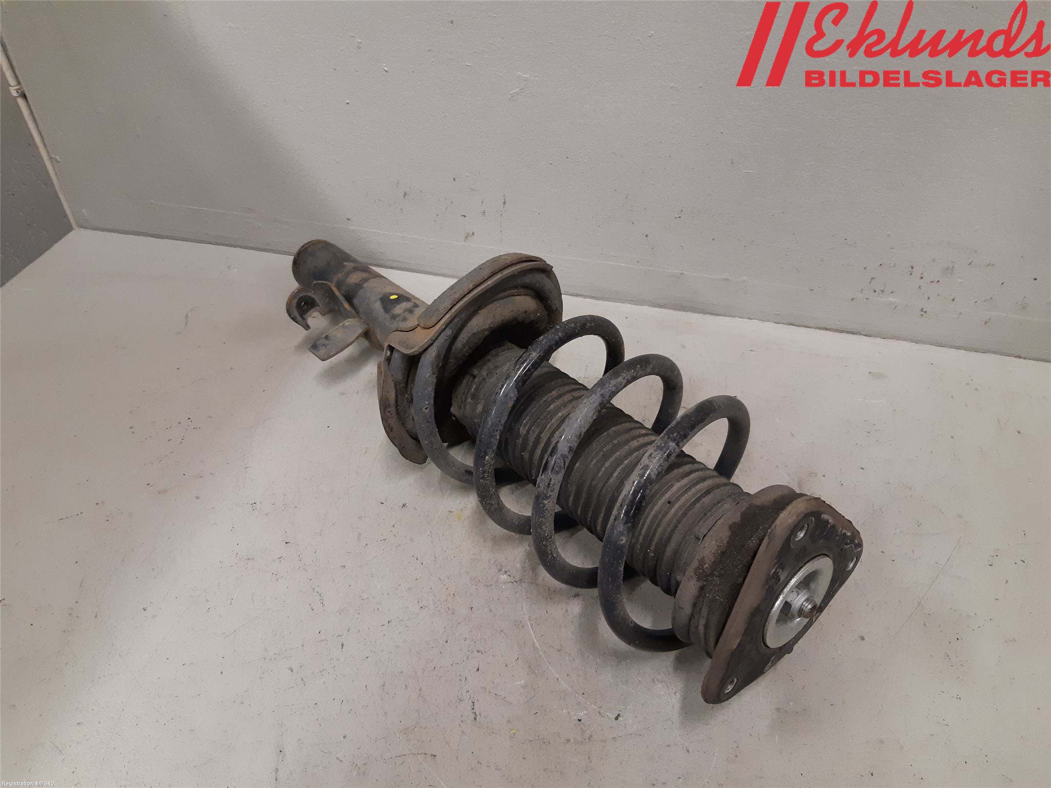 Ford FOCUS 11-14 Fjäderben Fram Höger