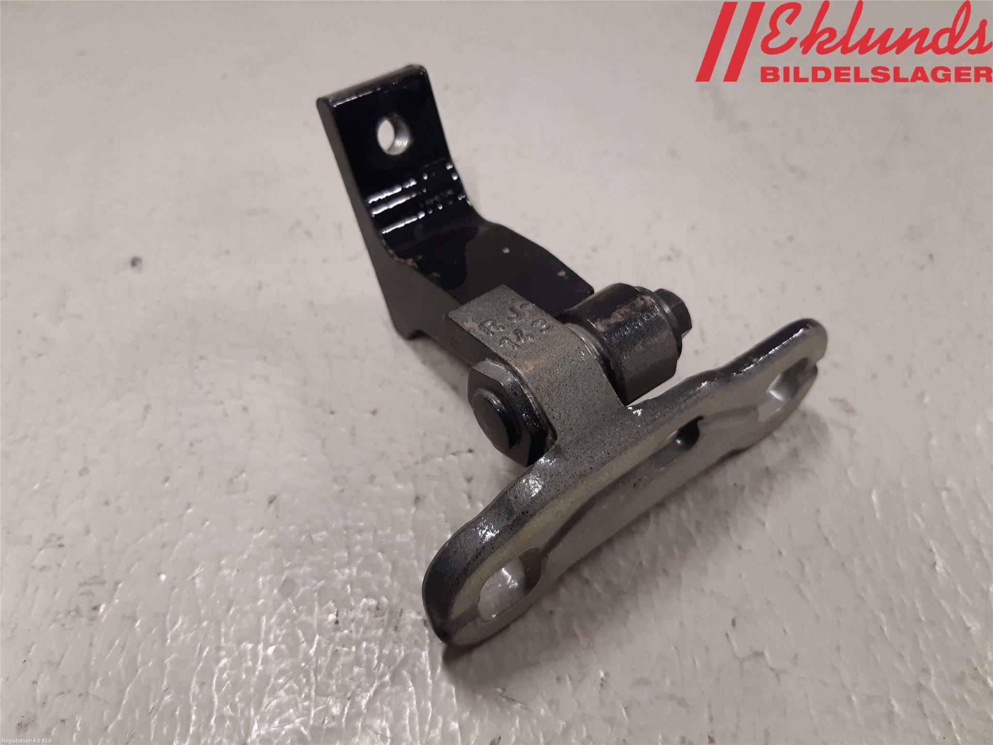 Volvo V90 17->> Dörrgångjärn