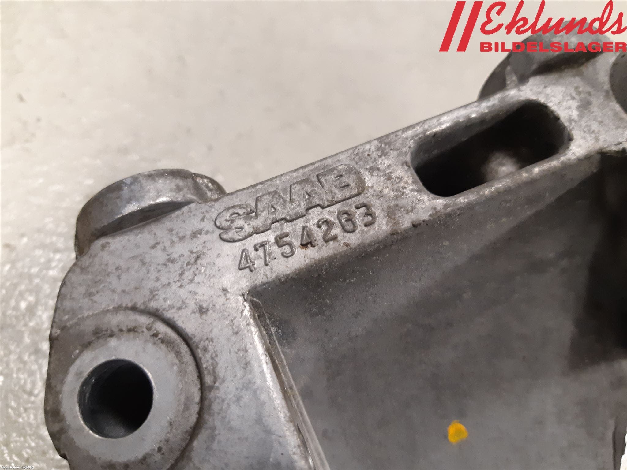 Saab 9-5 06-10 Styrservopumpsfäste