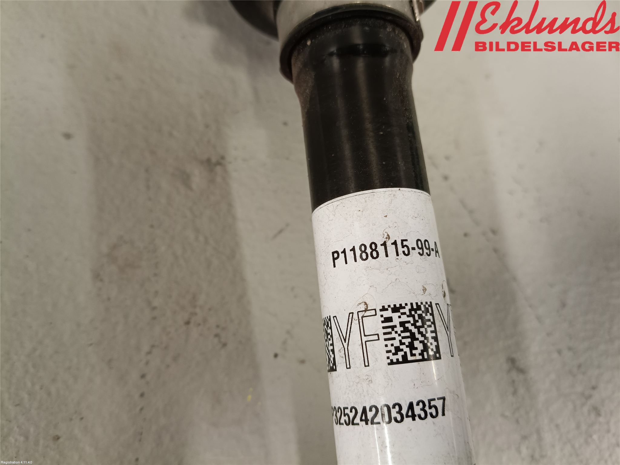 Tesla MODEL Y 21- Drivaxel Fram Vänster