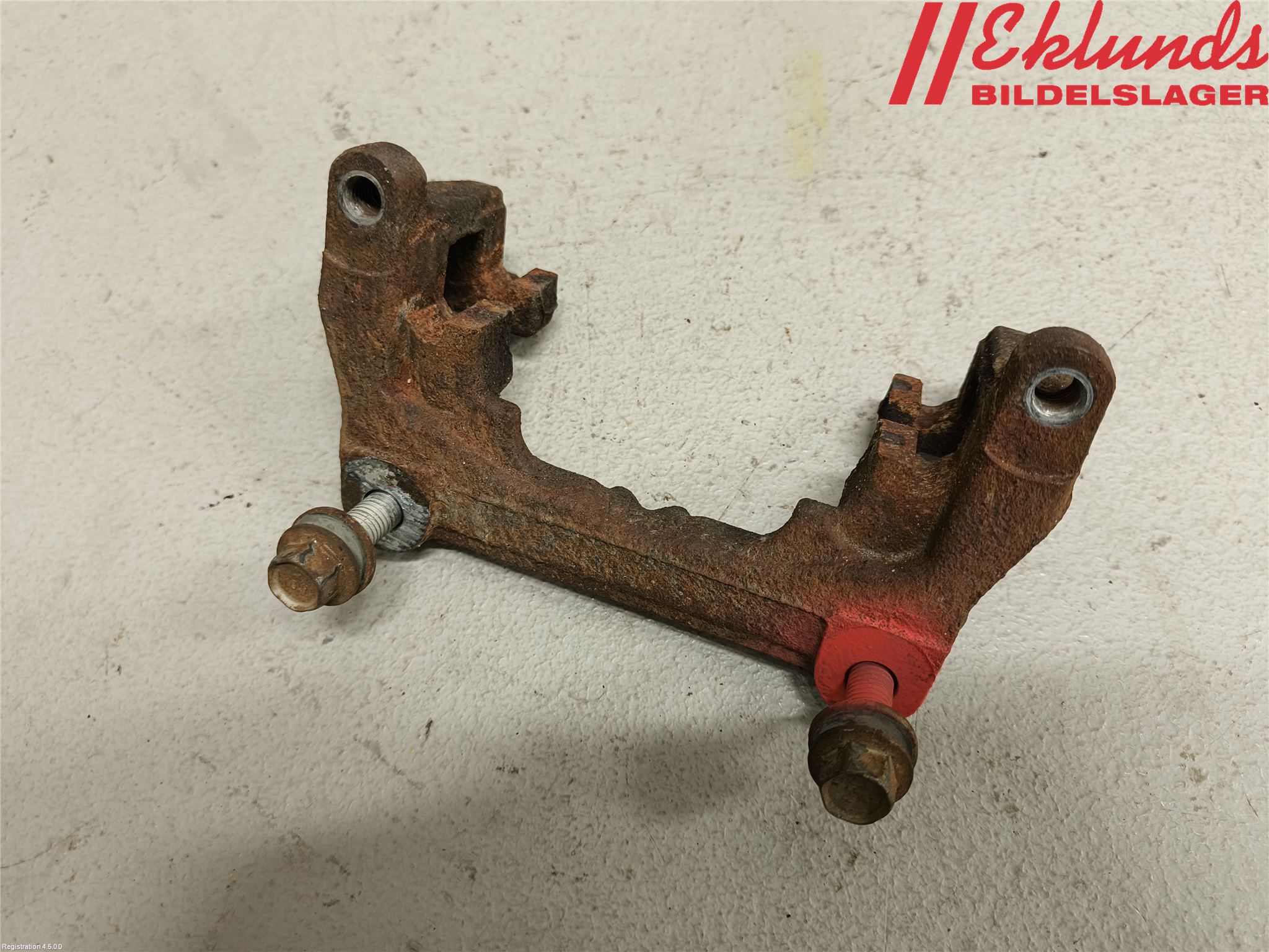 Ford FOCUS 19- Bromsokshållare