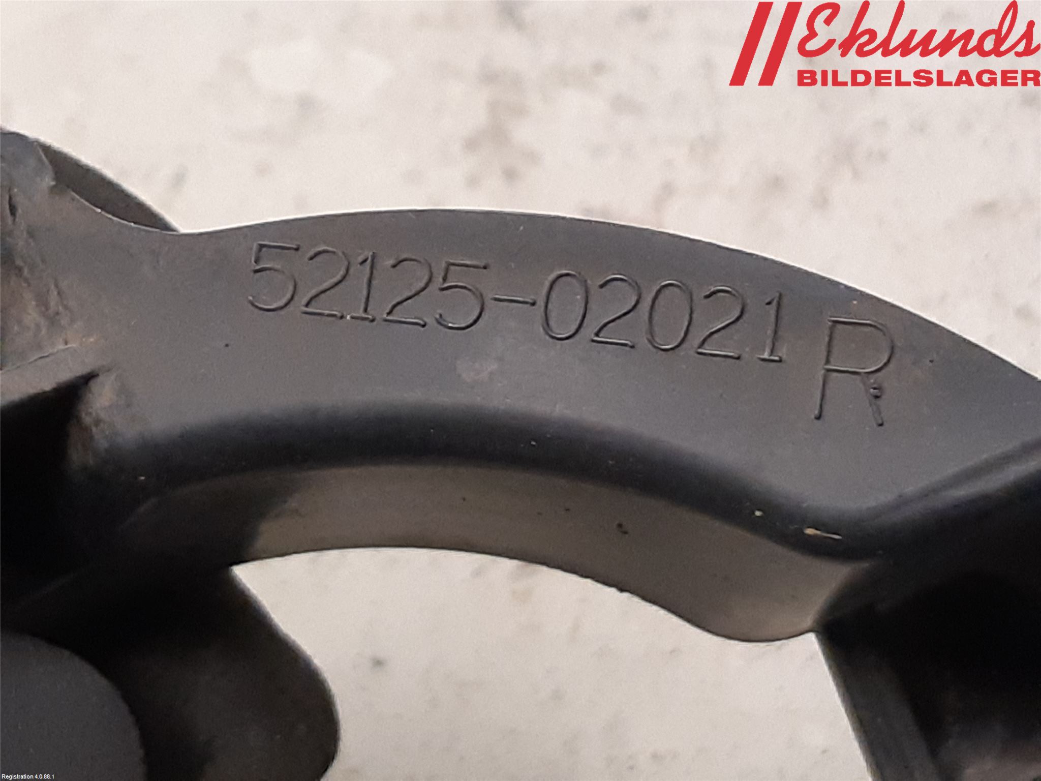 Toyota AURIS 10-12 Dimljussarg Fram