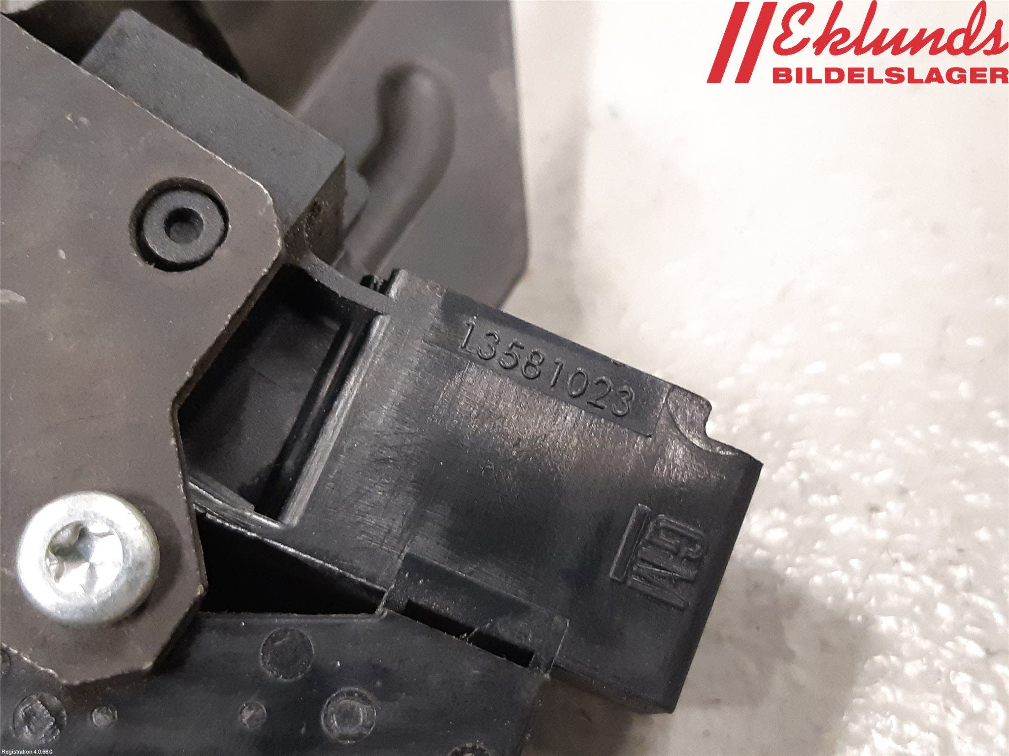 Opel ASTRA J 10-15 Låskista Baklucka