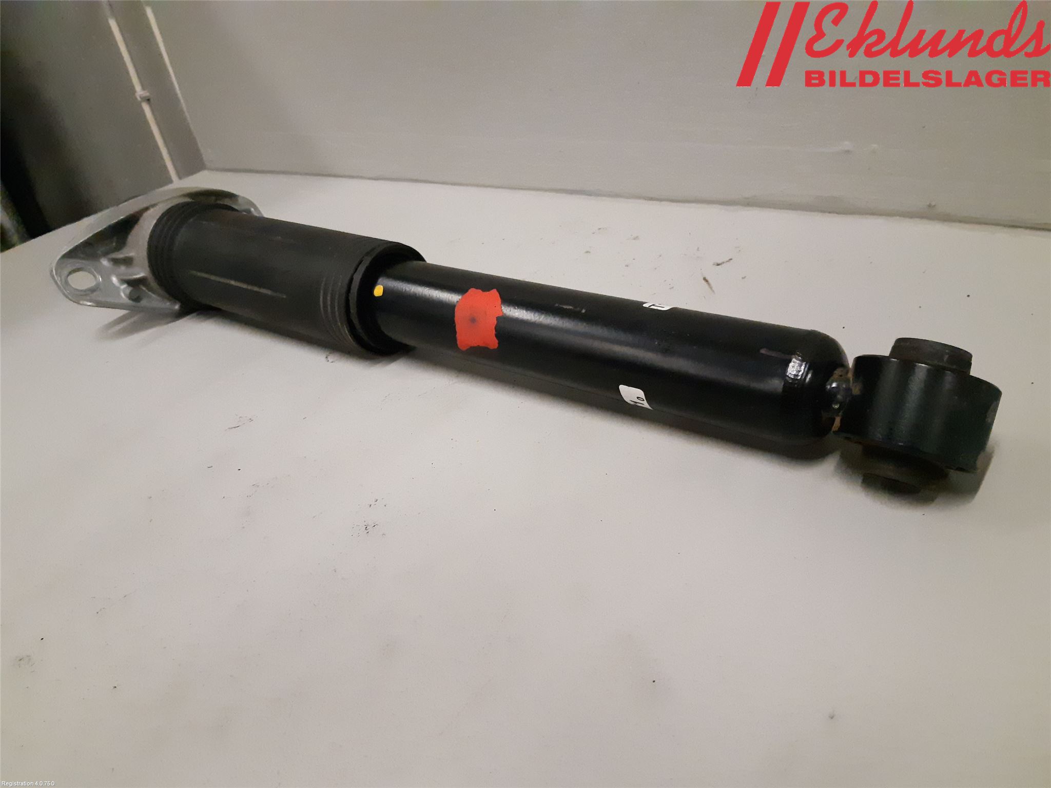 Toyota COROLLA 19- Stötdämpare Bak