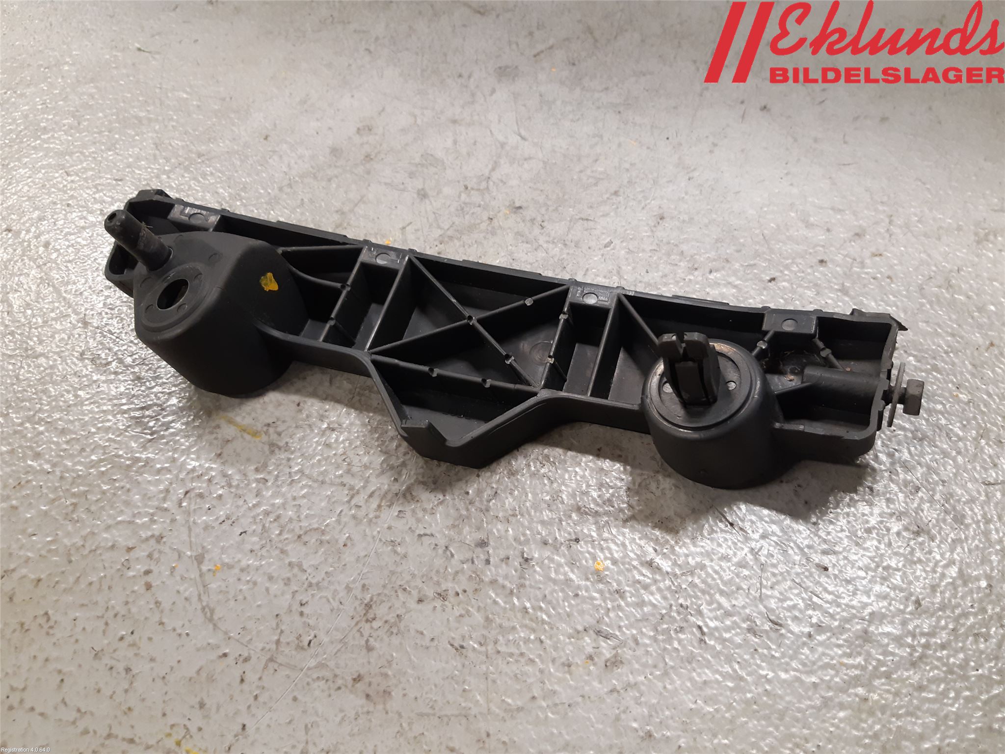 Mazda 2 (DE) 08-15 Stötfångarfäste Fram Hö