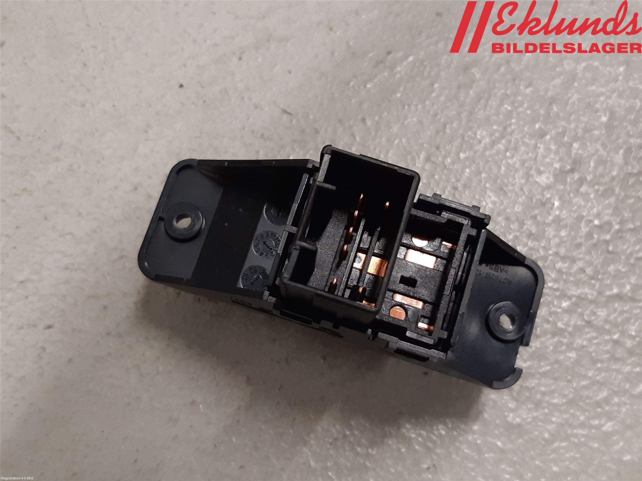 Kia STONIC 18->> Strömställare Elhiss