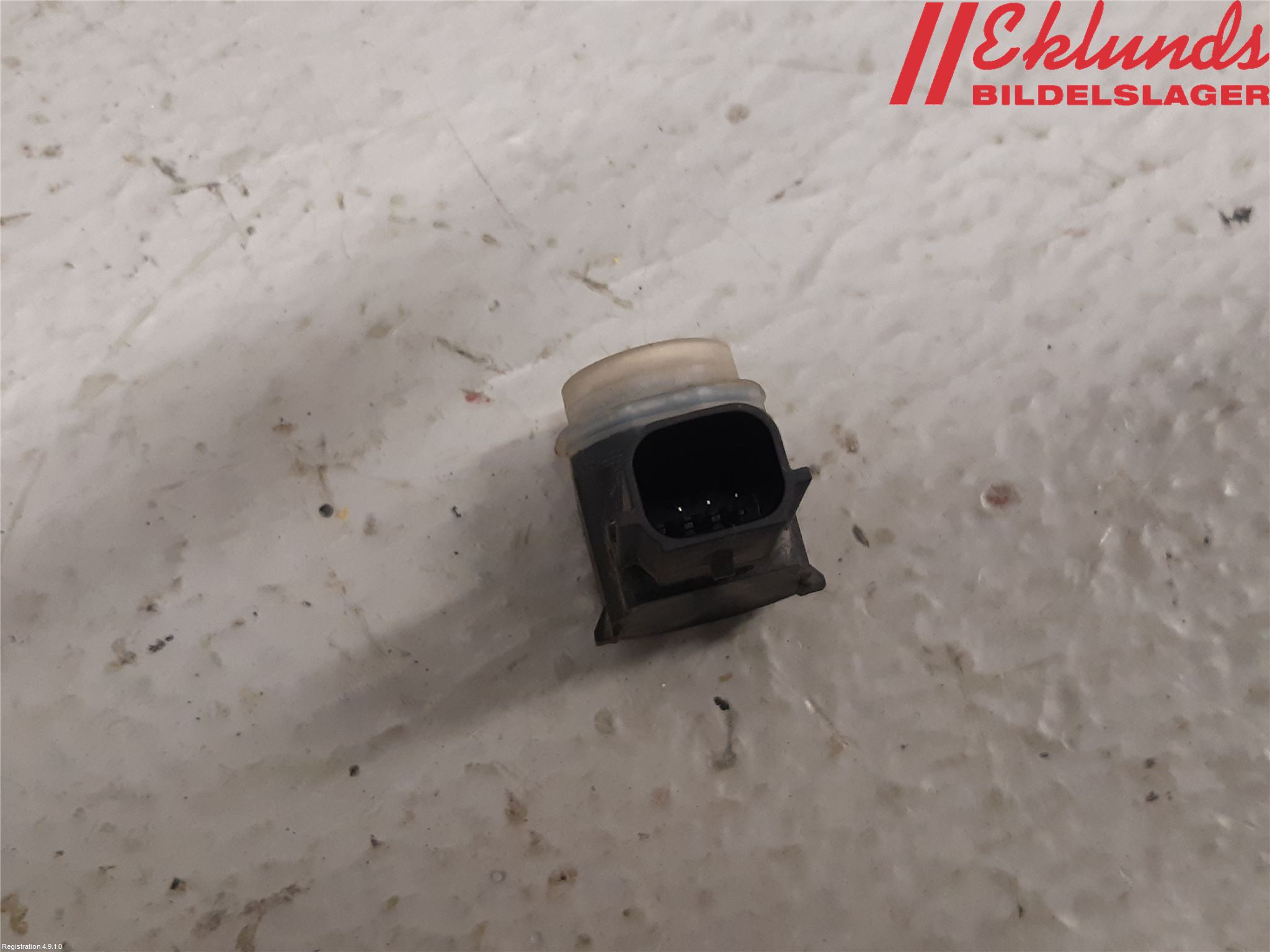 Ford KUGA 17-19 Parkeringshjälp Frontsensor