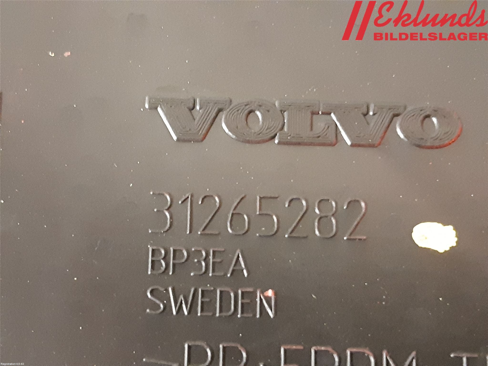Volvo V60 11-13 Stötfångarfäste Bak Hö