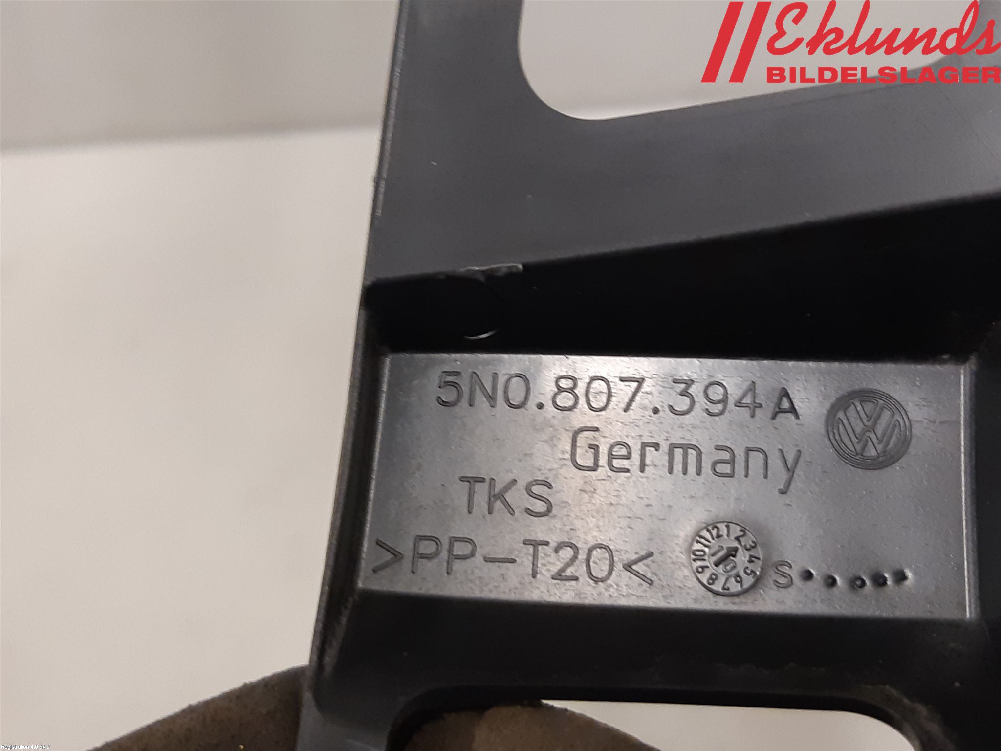 Volkswagen VW TIGUAN 07-16 Stötfångarfäste Bak Hö