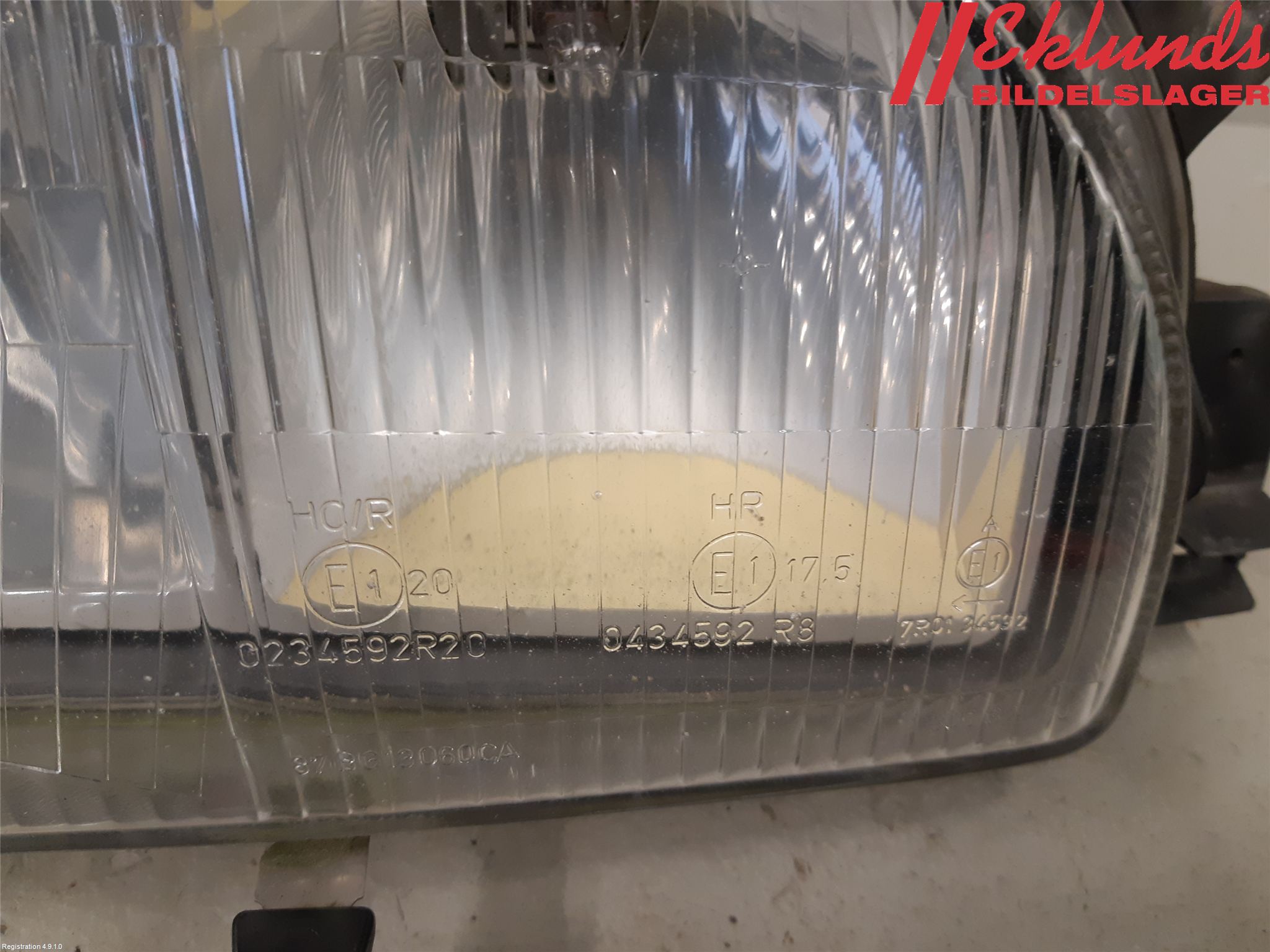 Ford SIERRA     87-93 Strålkastare Höger