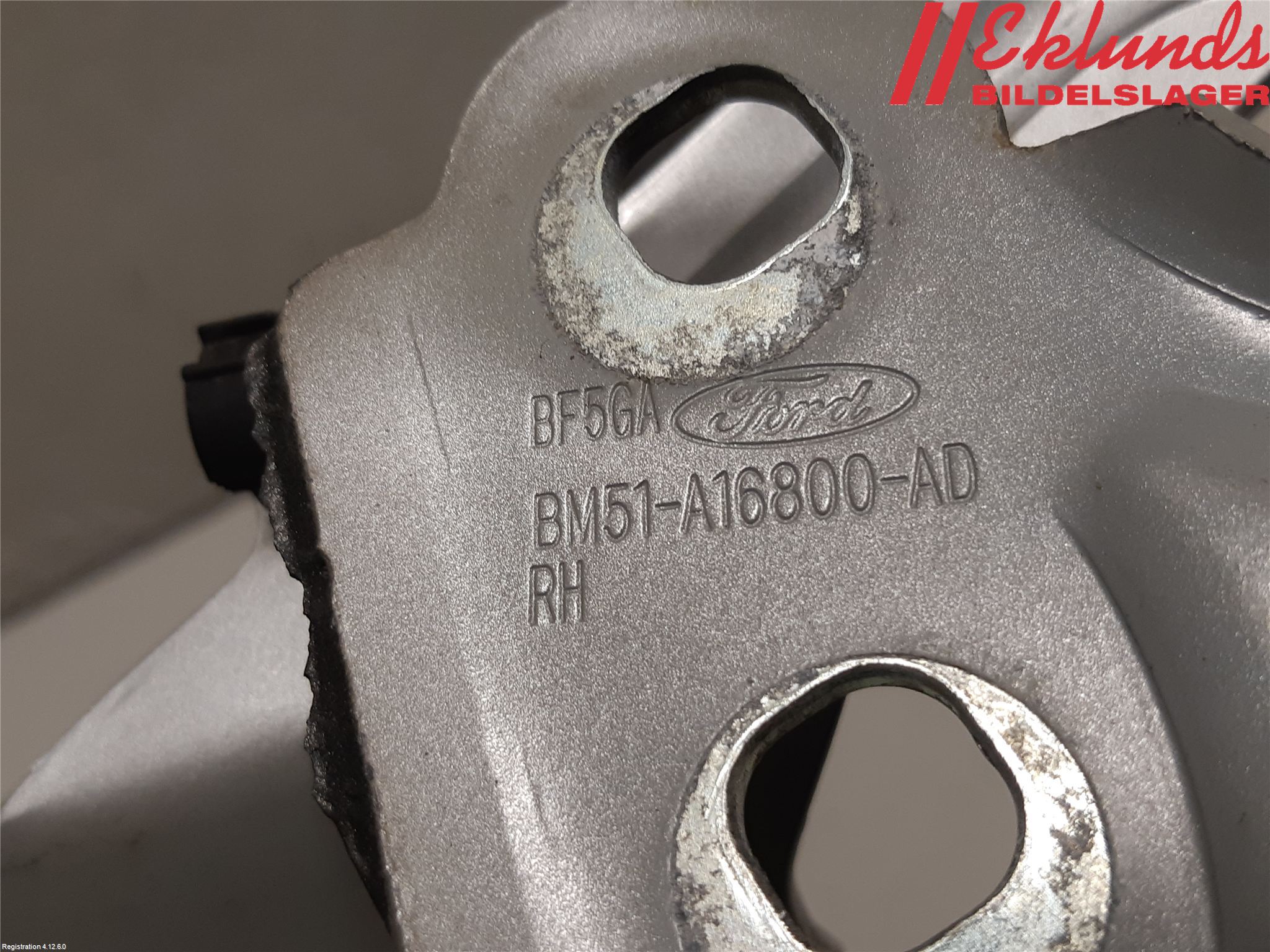 Ford FOCUS 15-18 Huvgångjärn