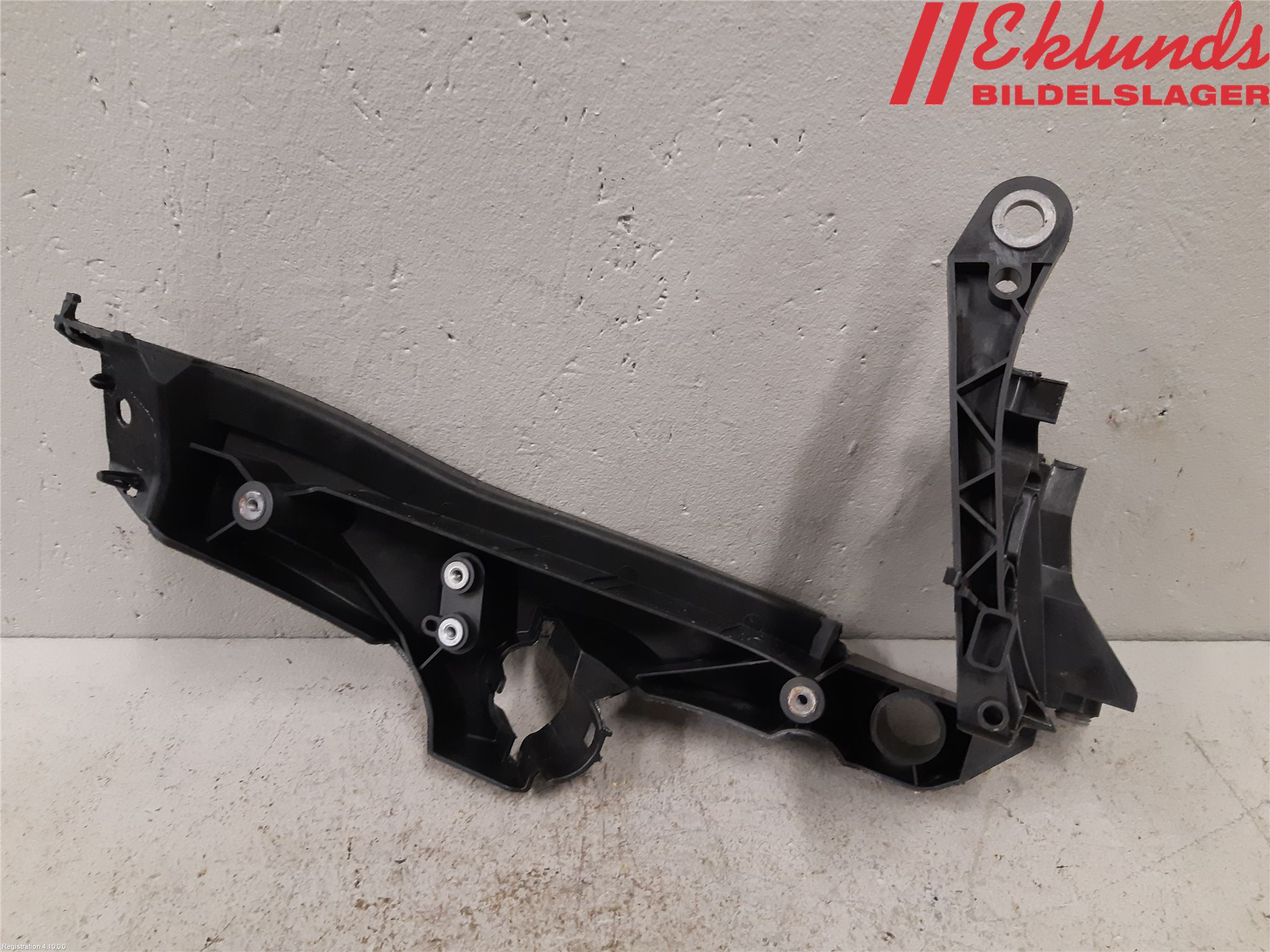 Audi A4/S4 08-11 Strålkastarsarg Vänster