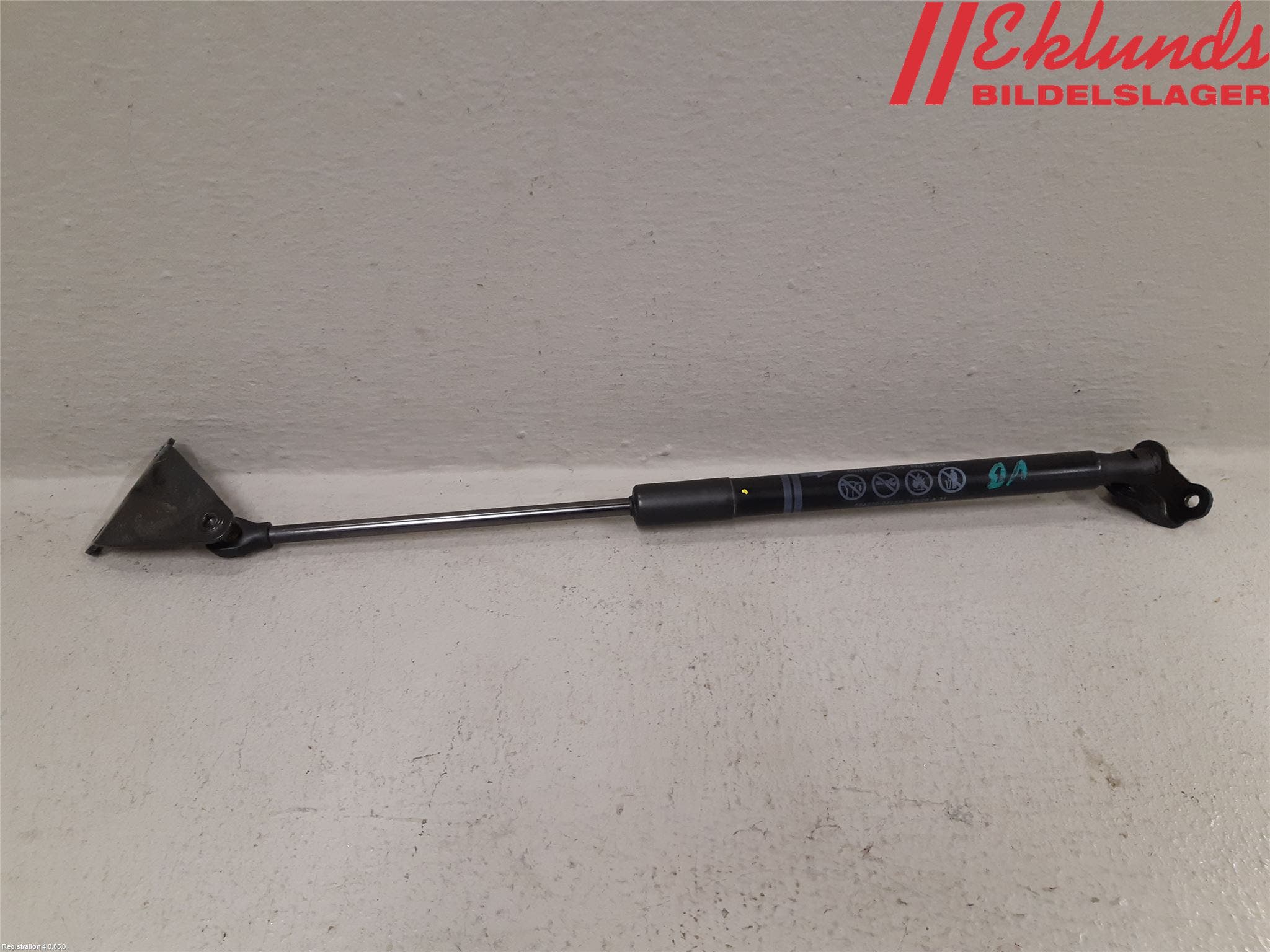 Toyota YARIS XP21 20- Gasfjäder Baklucka