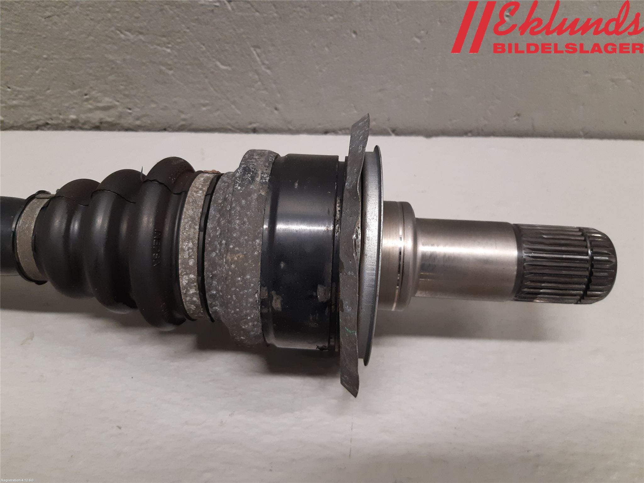 BMW X4 F26 14-18 Drivaxel Bak Höger