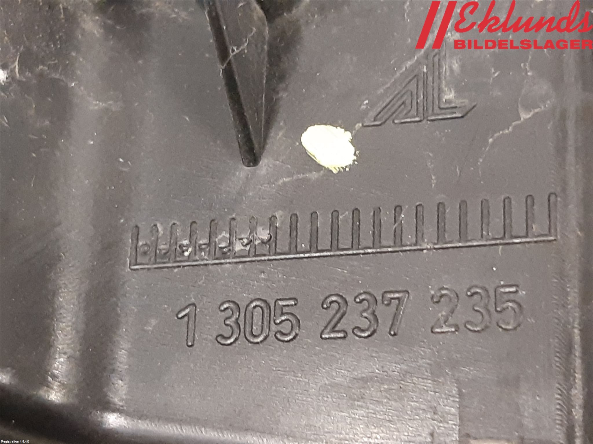 Dacia DUSTER 10-17 Strålkastare Vänster