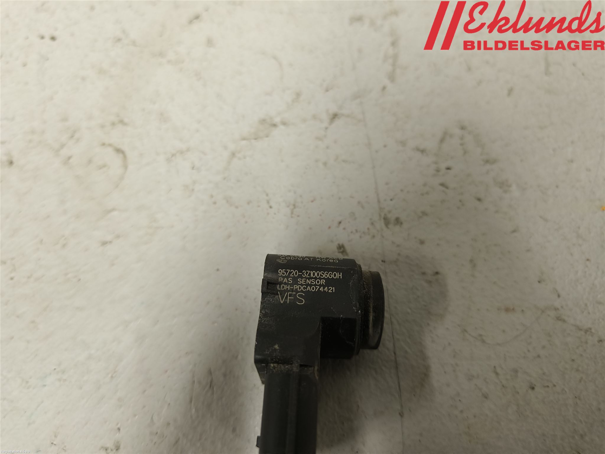 Hyundai i40 08-15 Parkeringshjälp Frontsensor