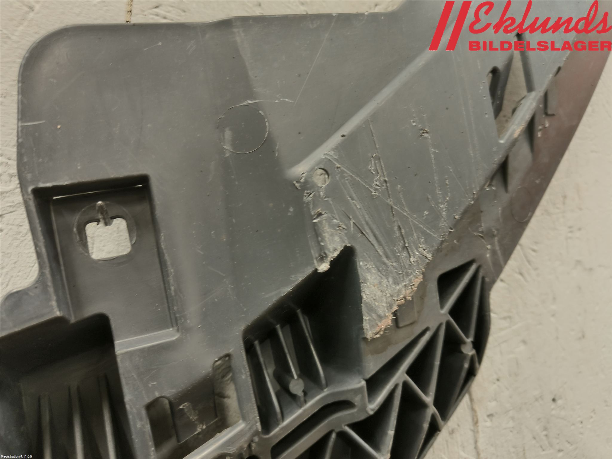 Audi A3/S3 8V 13-20 Hasplåt Plåt-Plast