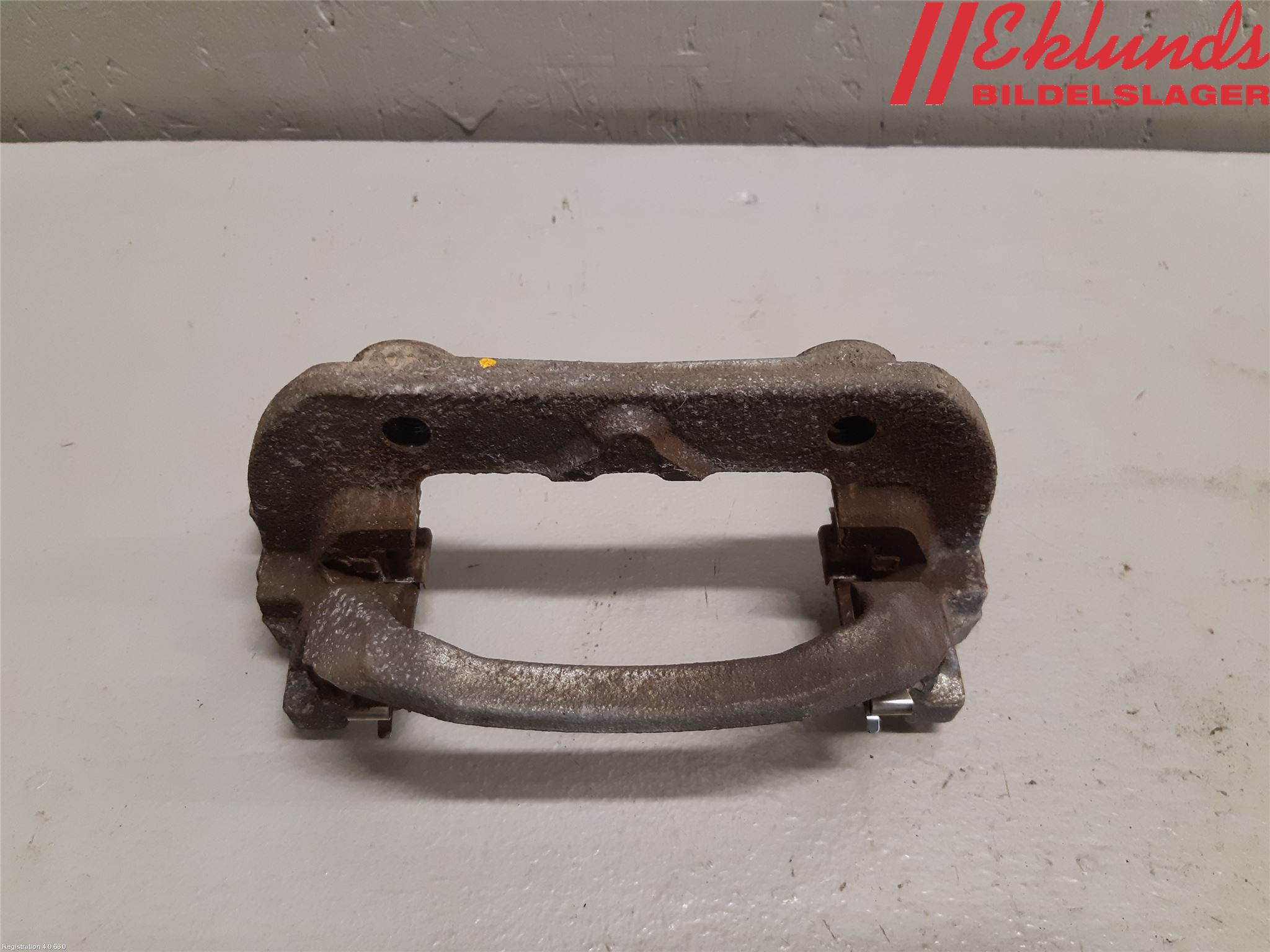 Toyota CAMRY 19-24 Bromsokshållare