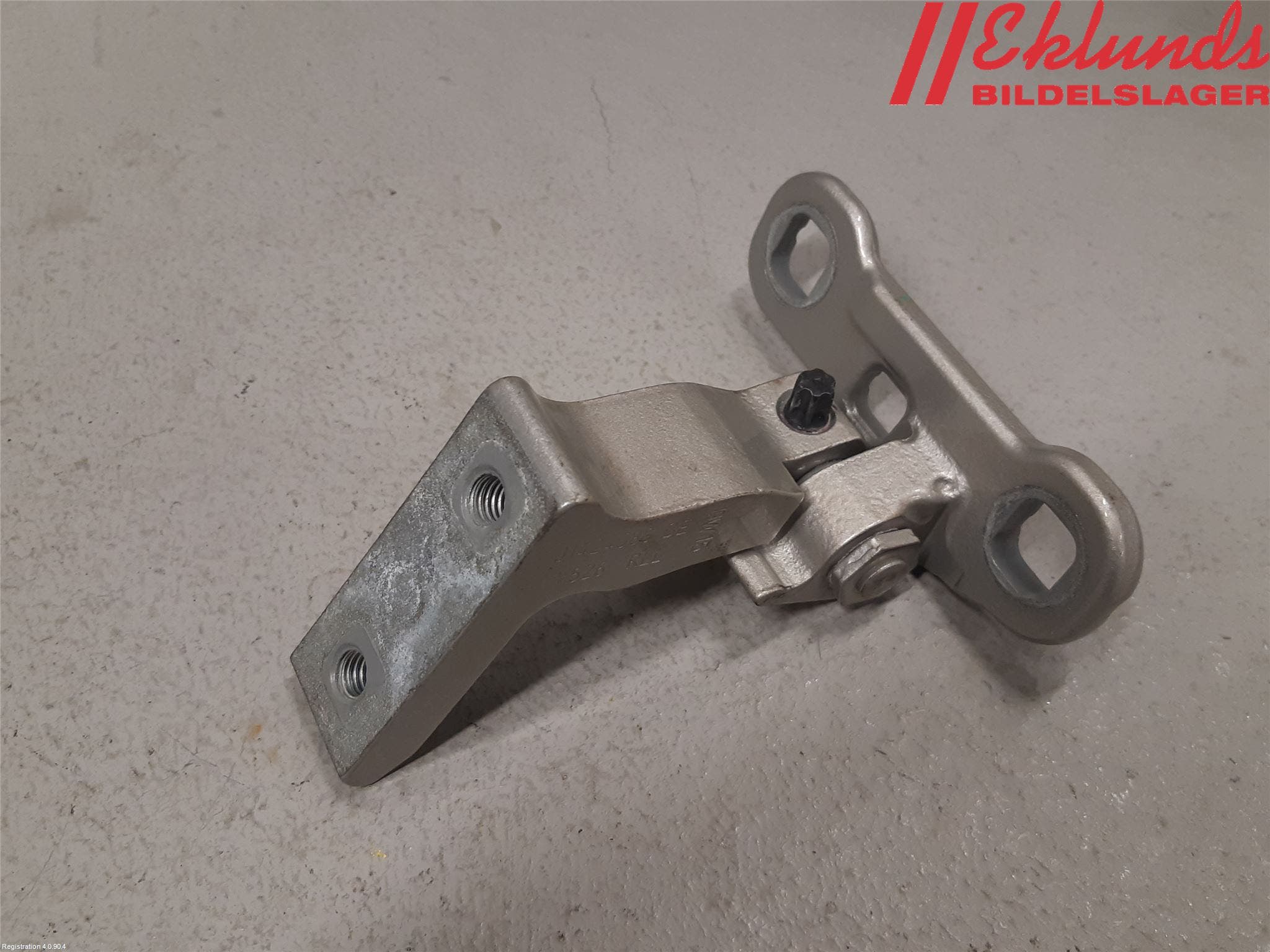 Volvo XC60 18- Dörrgångjärn