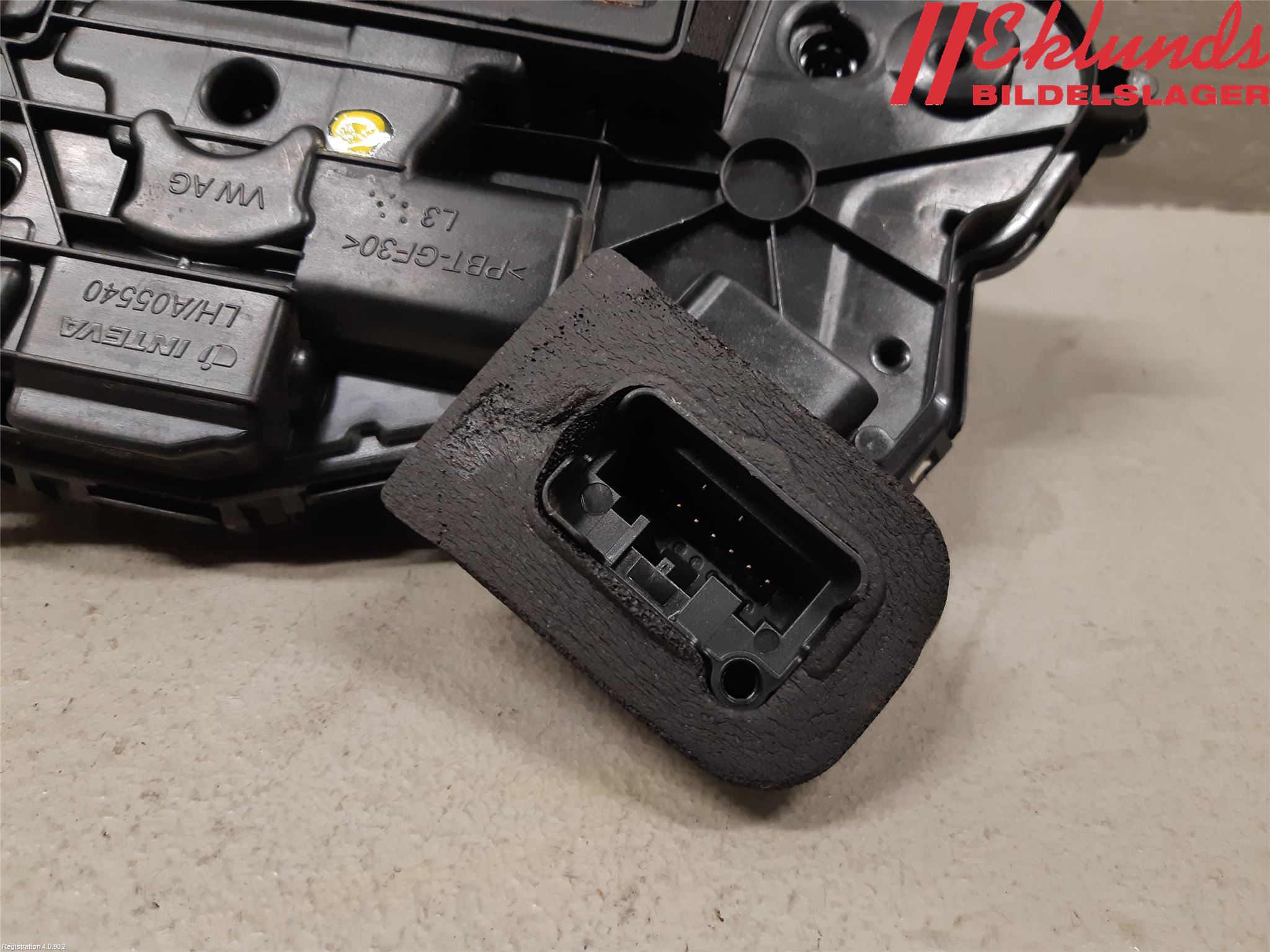 Volkswagen VW PASSAT 15-19 Låskista-Dörrlås