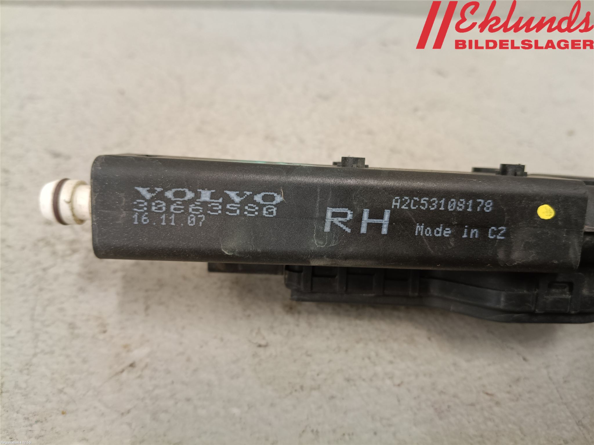 Volvo V70 08-13 Spolarmunstycke Strålkastare