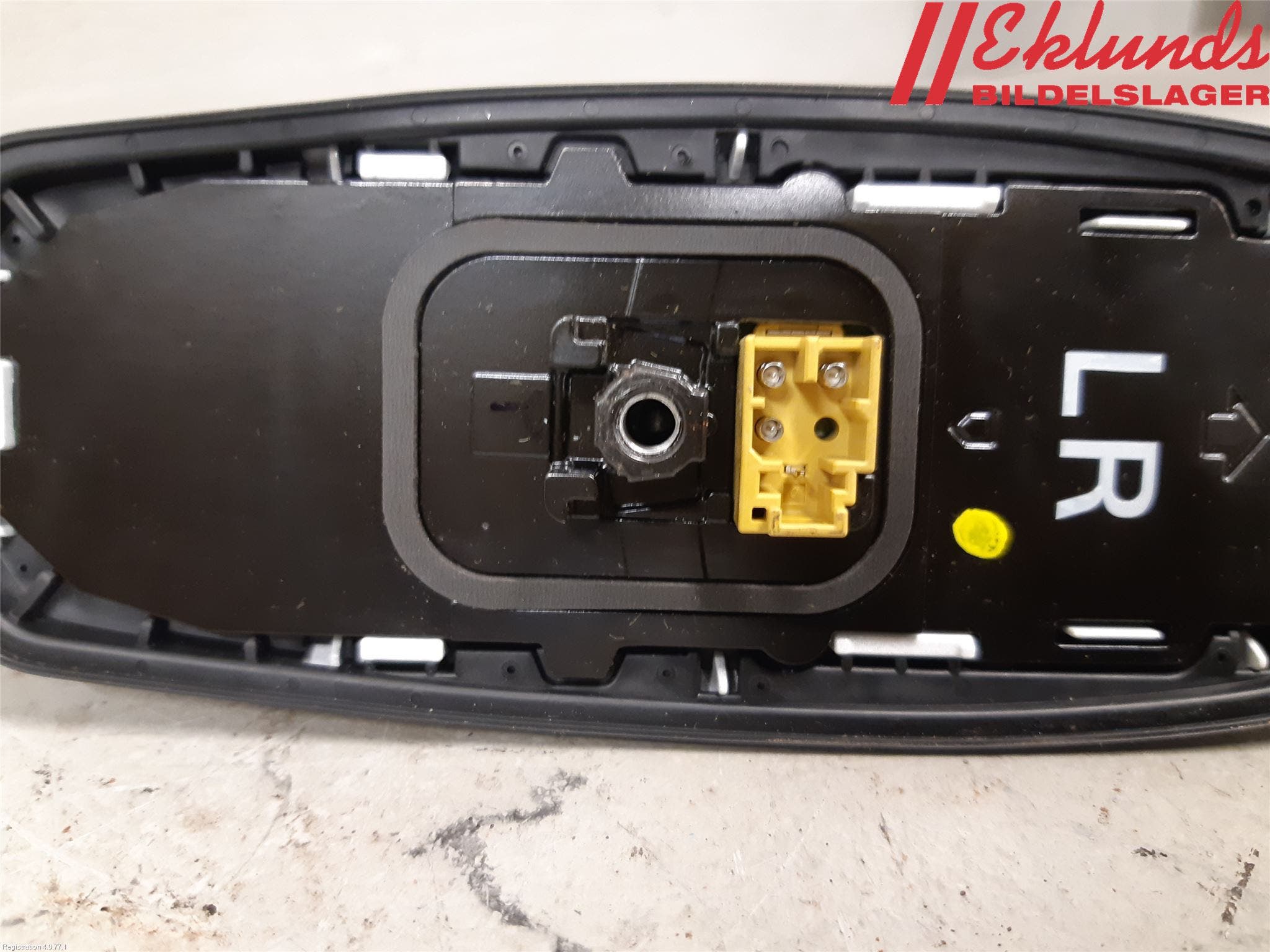 Toyota YARIS XP21 20- Antenn