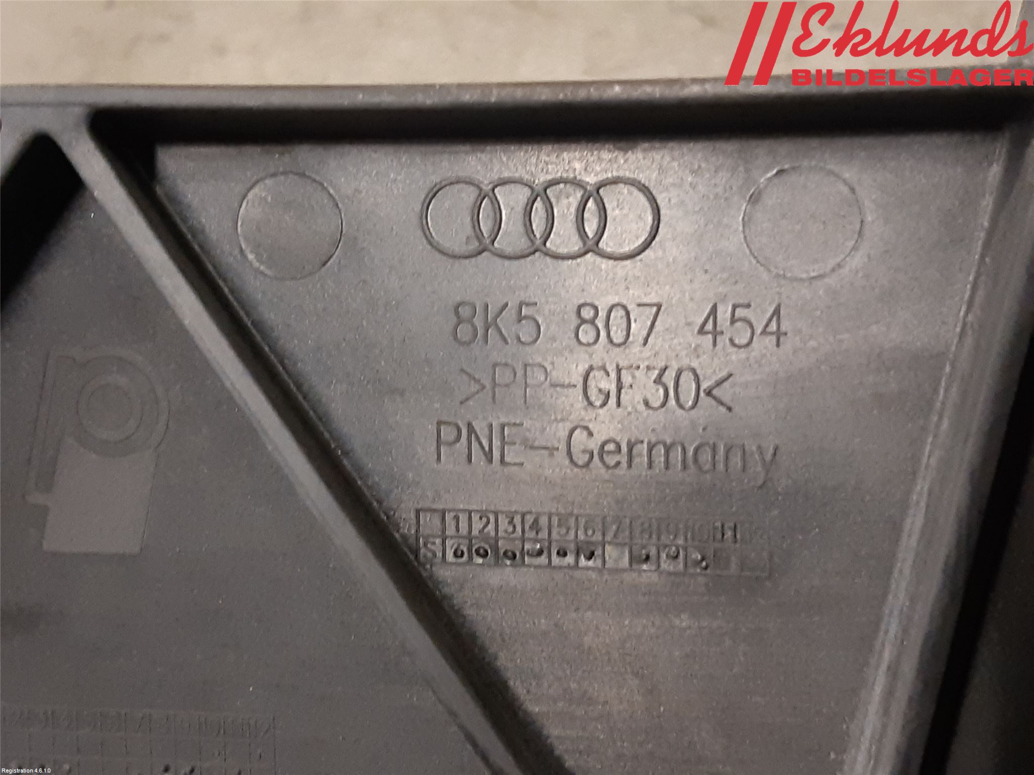 Audi A4/S4 08-11 Stötfångarfäste Bak Hö