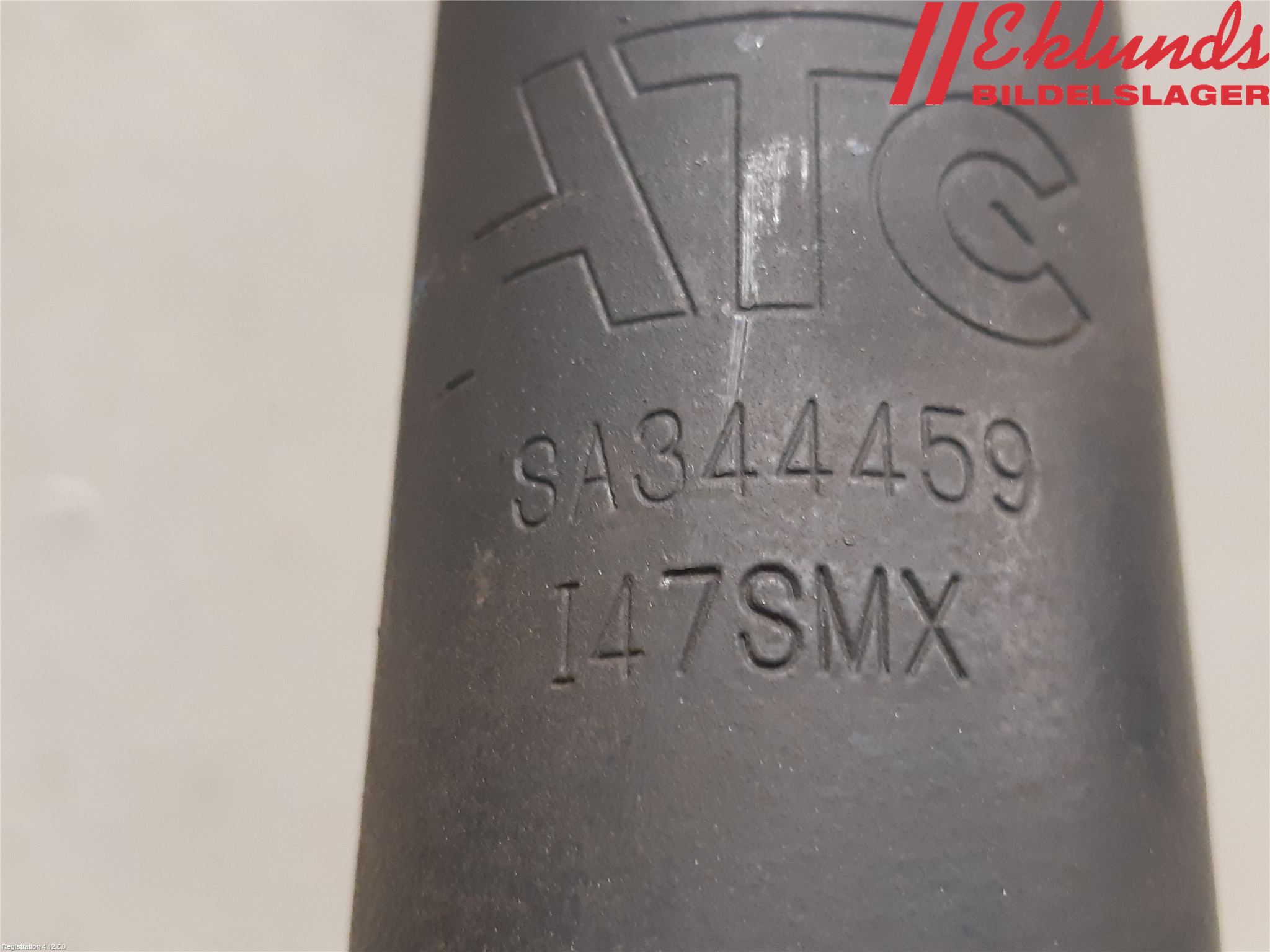 Volkswagen VW PASSAT 11-14 Stötdämpare Bak