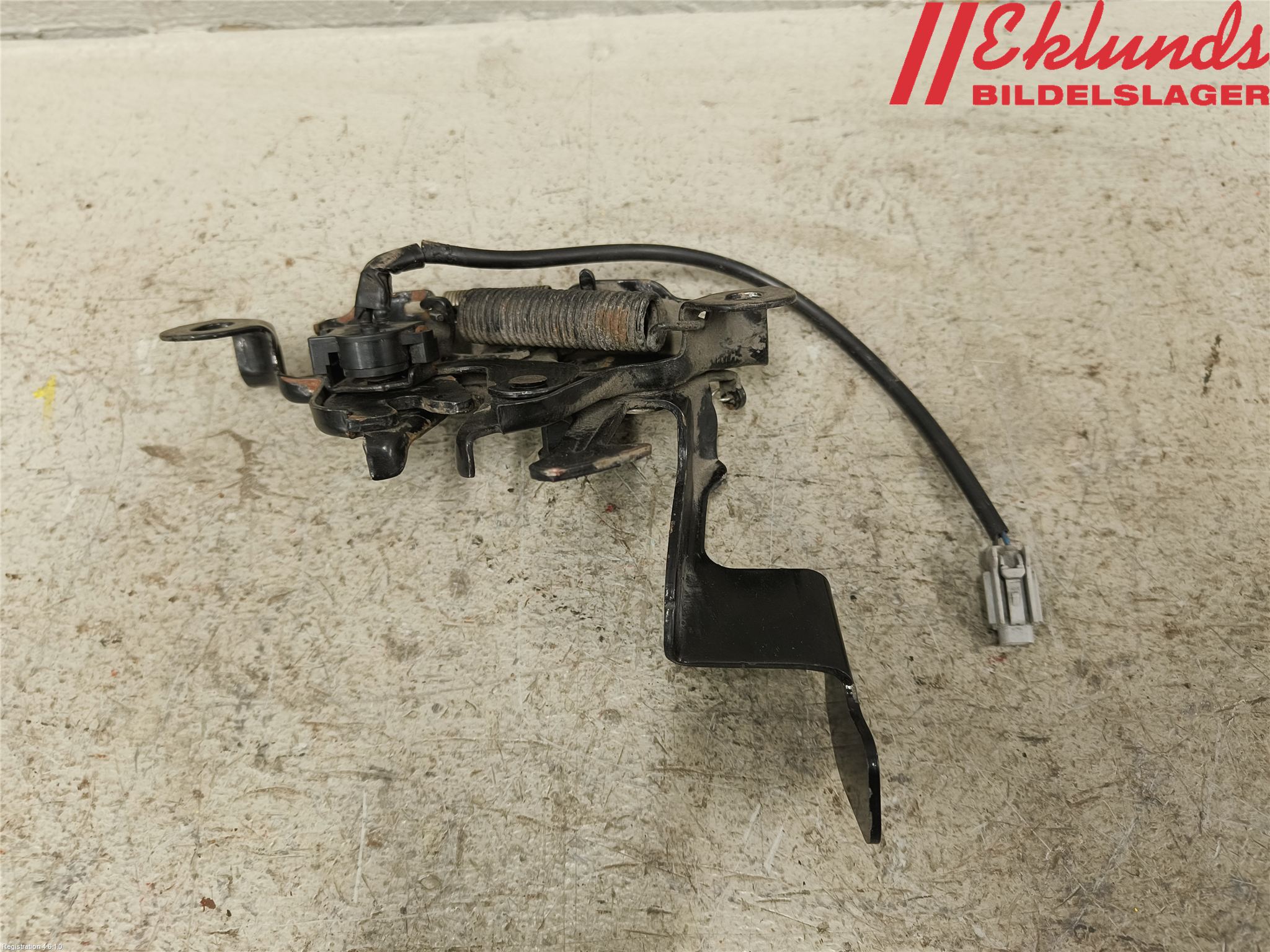 Nissan PULSAR Huvlås