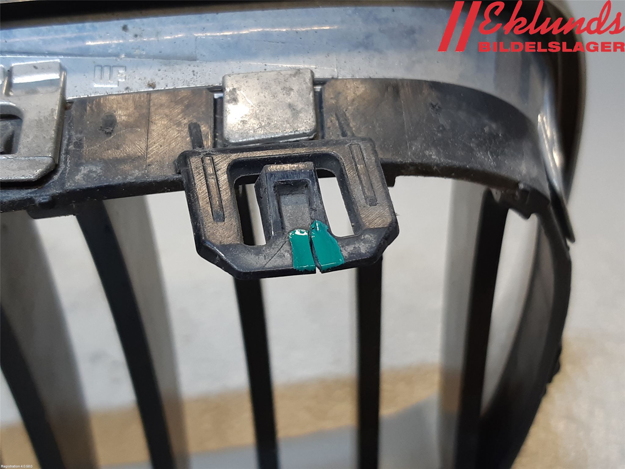 BMW 1 E87/81 5D/3D 03-11 Grilldel Vänster