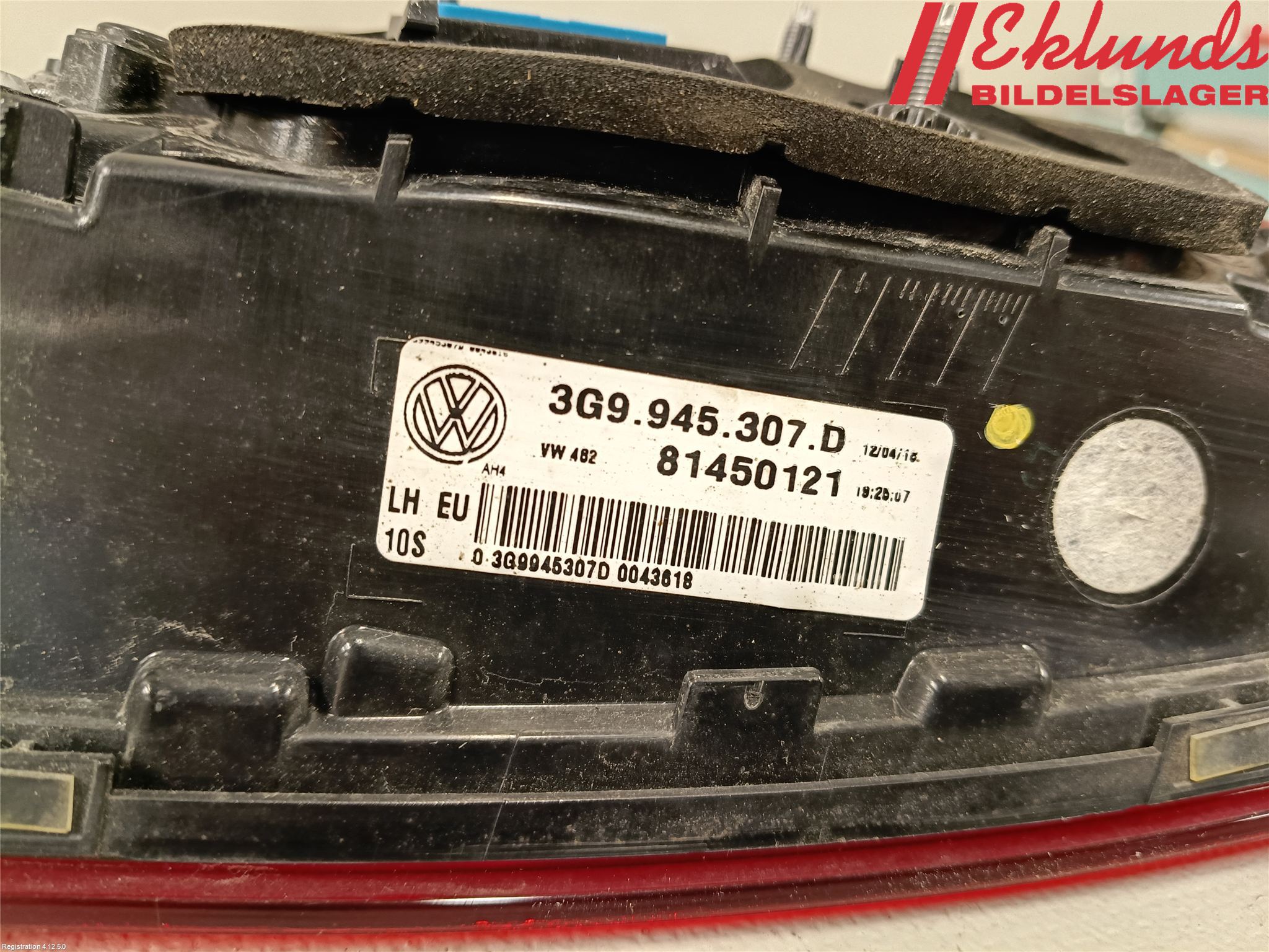 Volkswagen VW PASSAT 15-19 Bakljus Lucka Vä