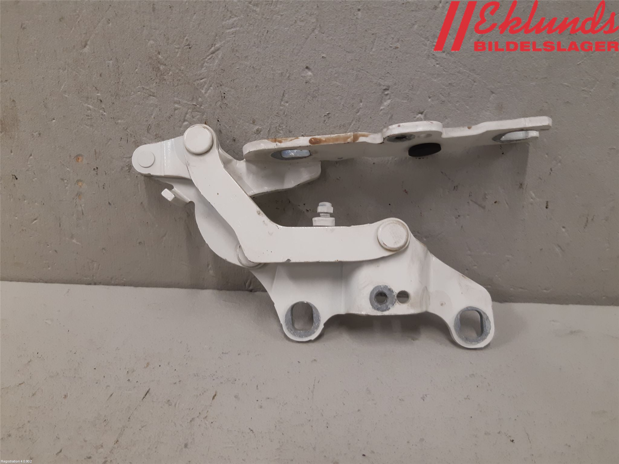 BMW 1 E87/81 5D/3D 03-11 Huvgångjärn