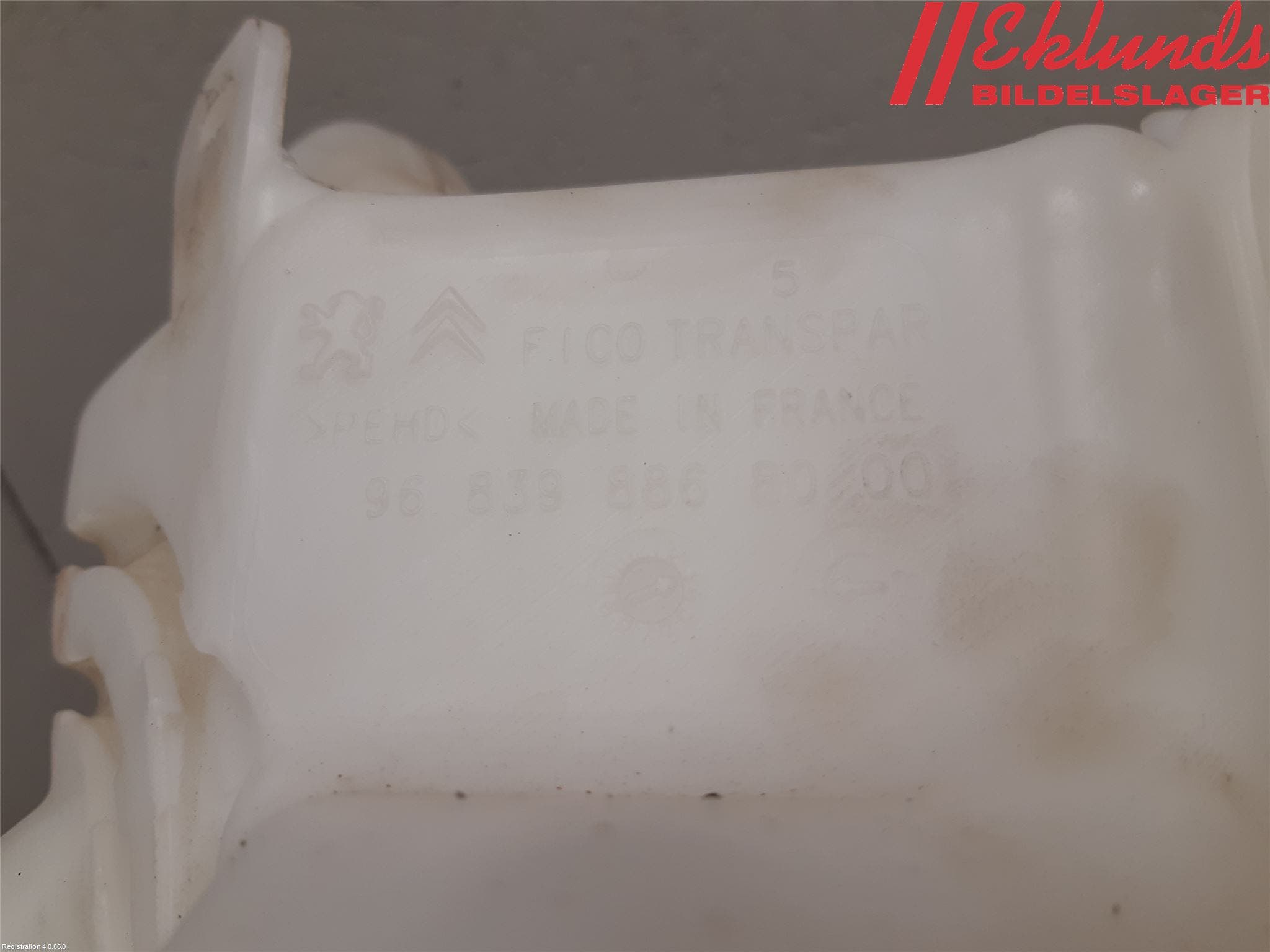 Peugeot 2008 13-20 Spolartank Vindruta