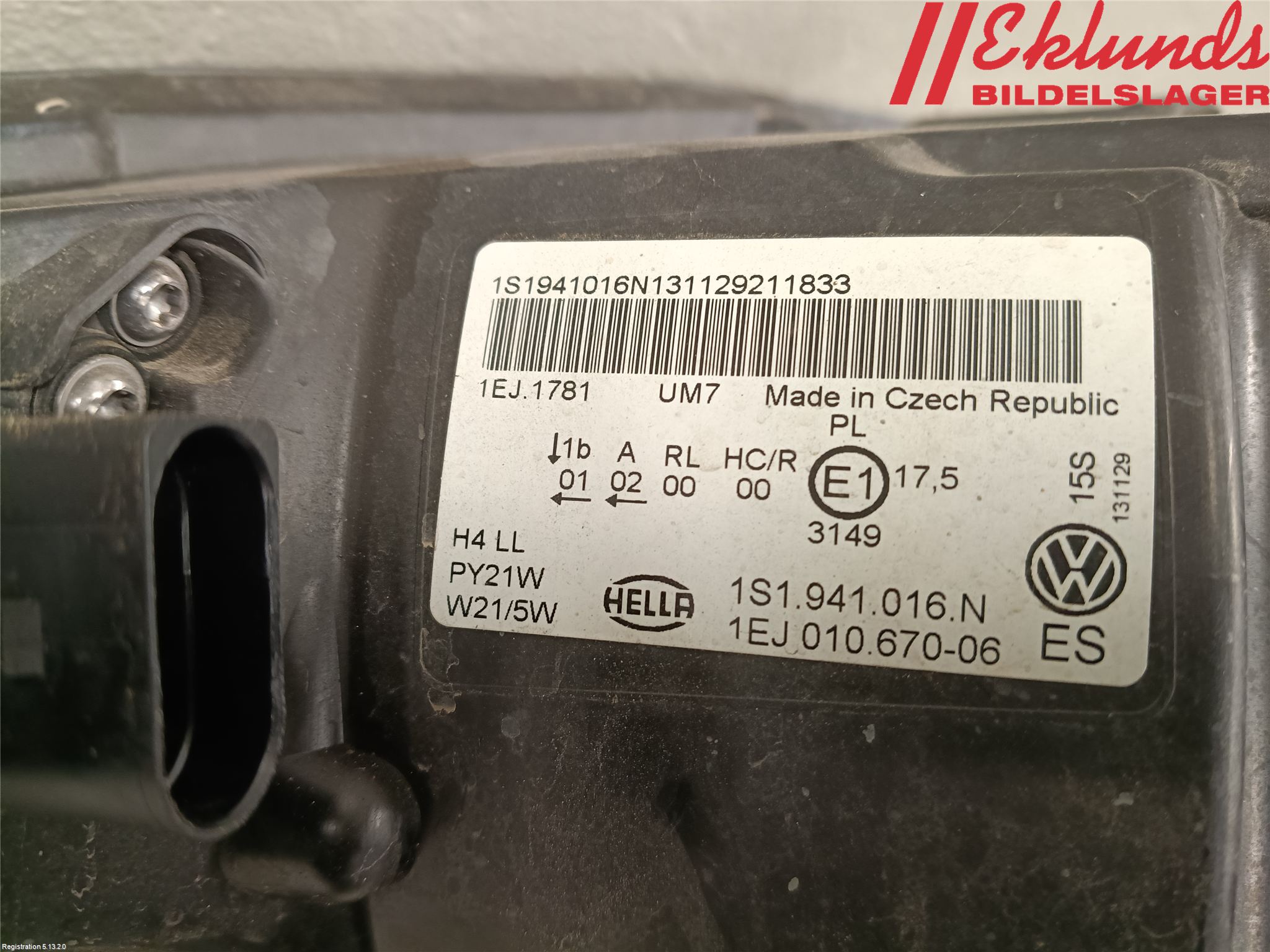 Volkswagen VW UP! / E-UP! Strålkastare Höger