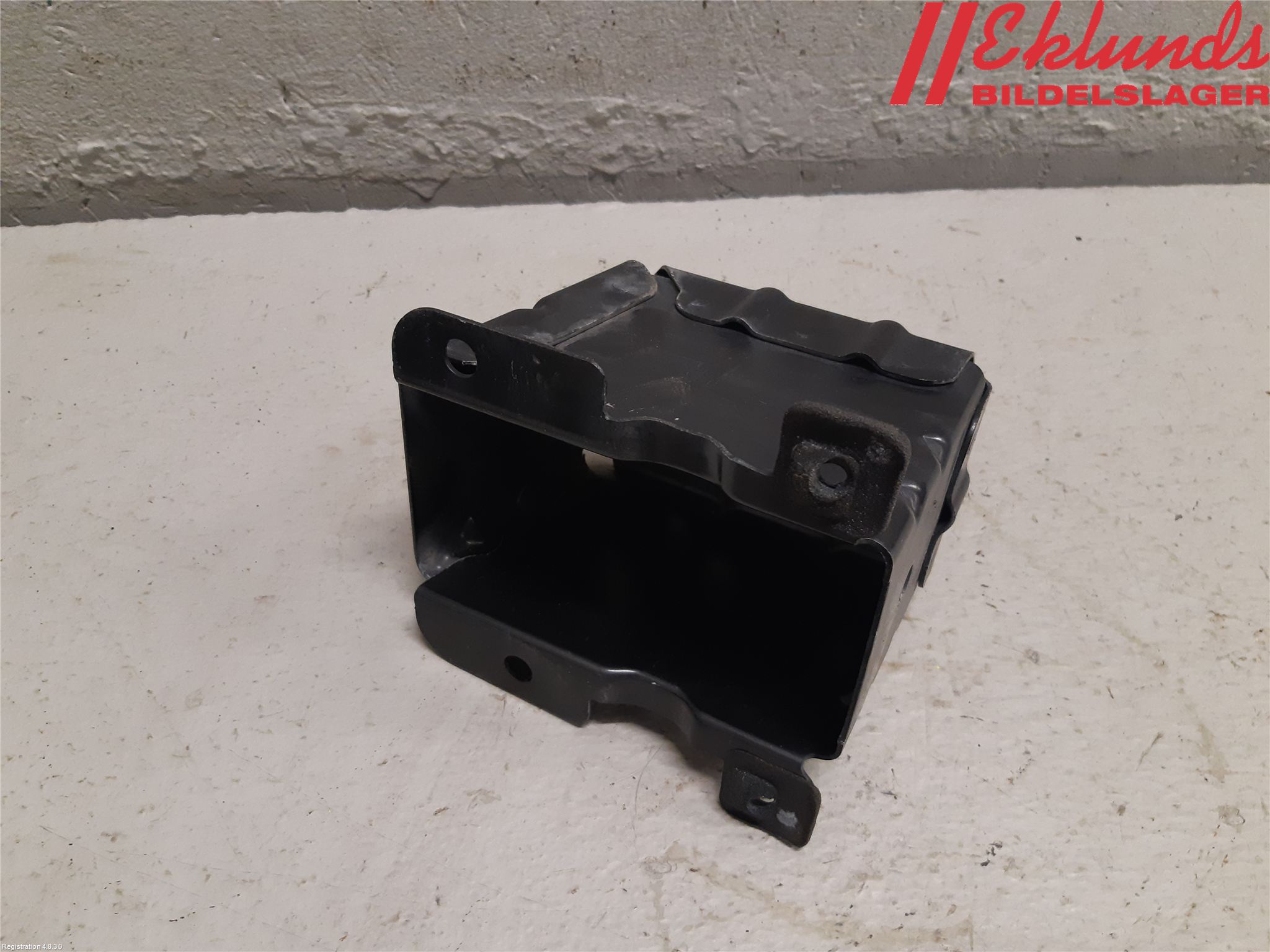 Nissan LEAF 18- Stötfångarbärjärn Bak