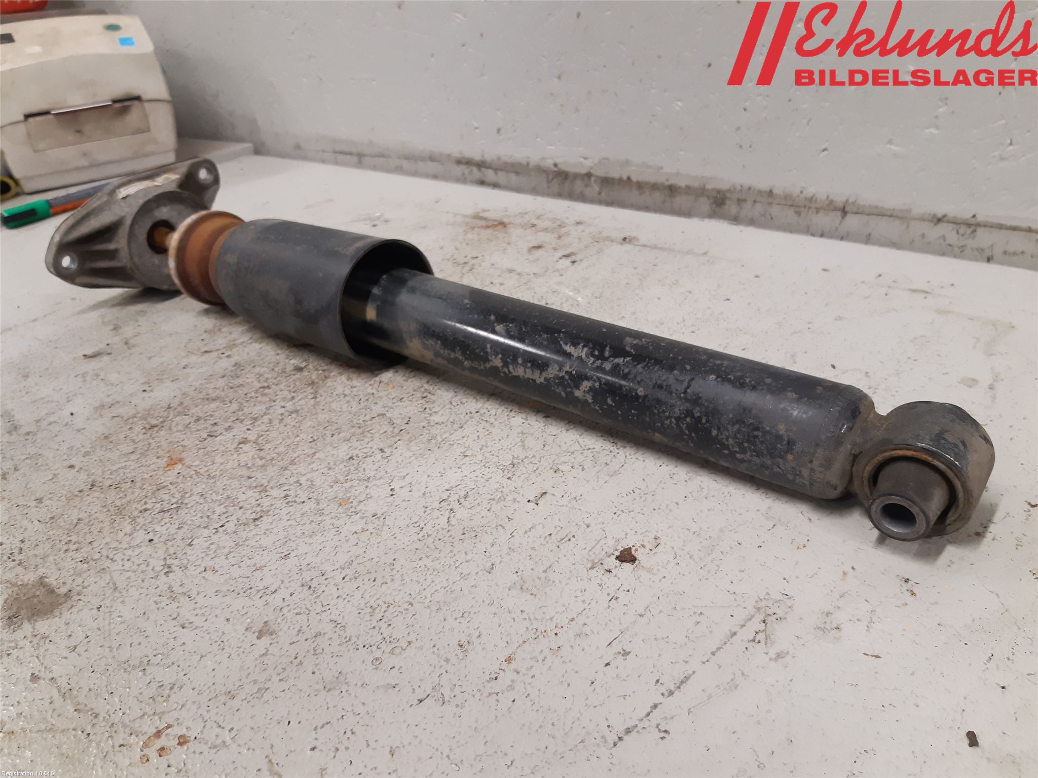 BMW 4 F32/F33/F82/F83 13-20 Stötdämpare Bak